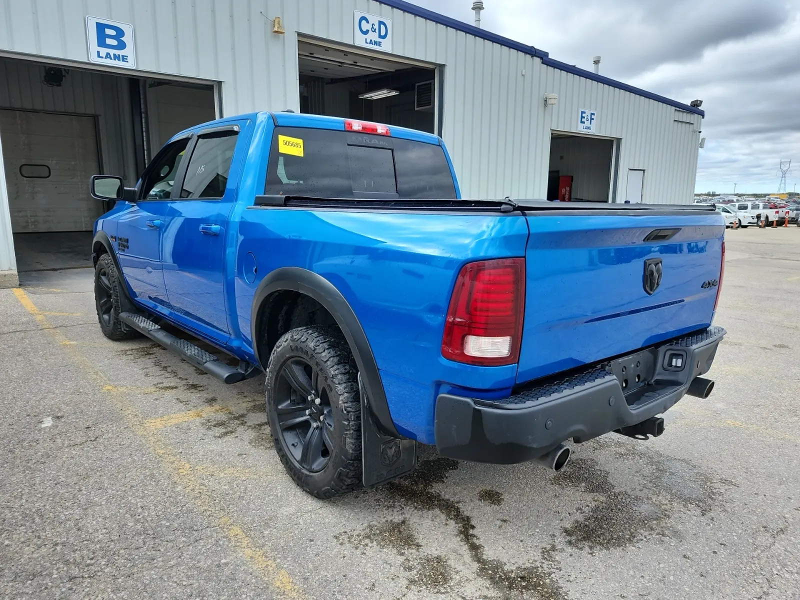 Driver Rear 3/4 Photo