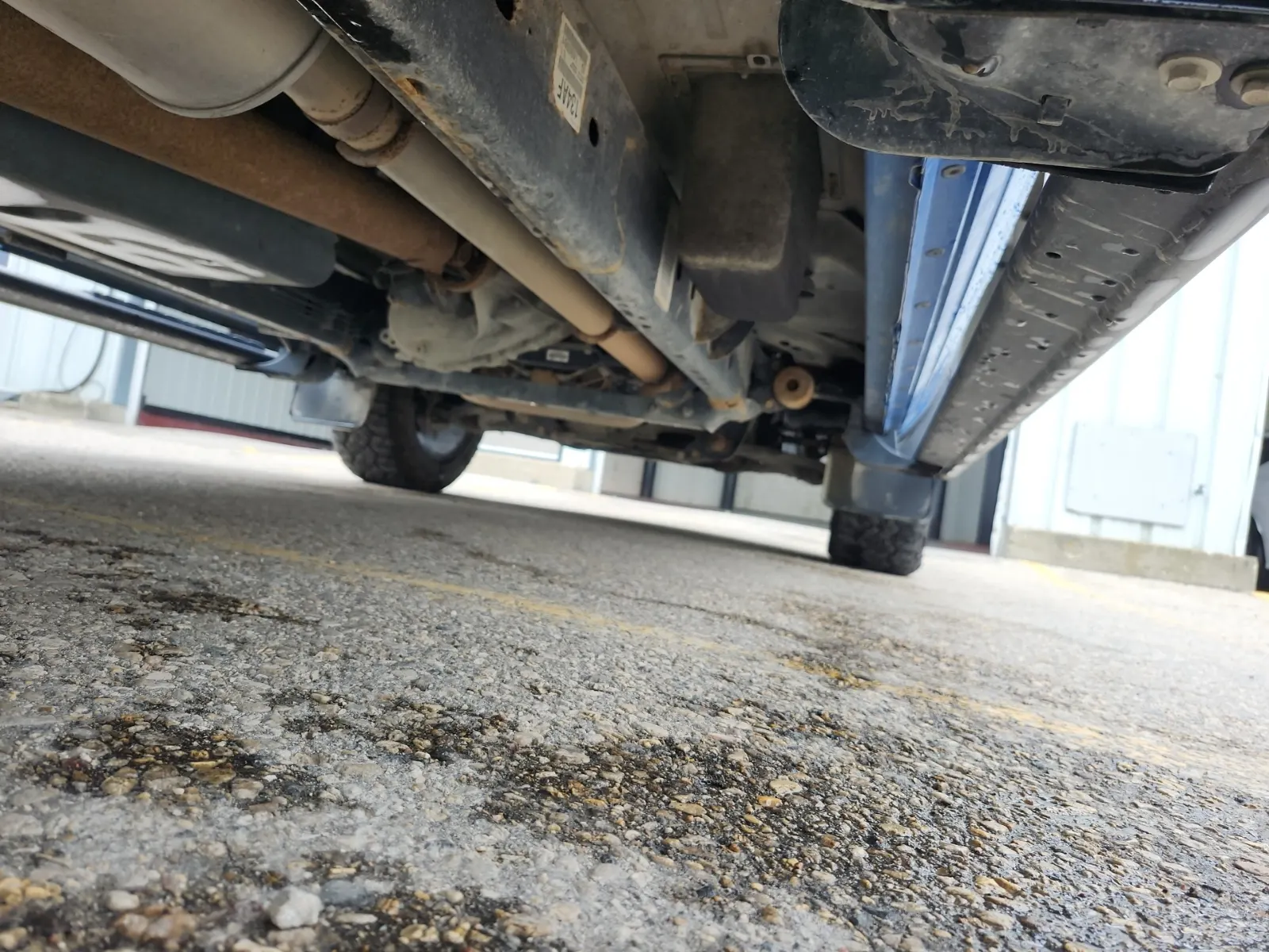 Undercarriage - Passenger Photo