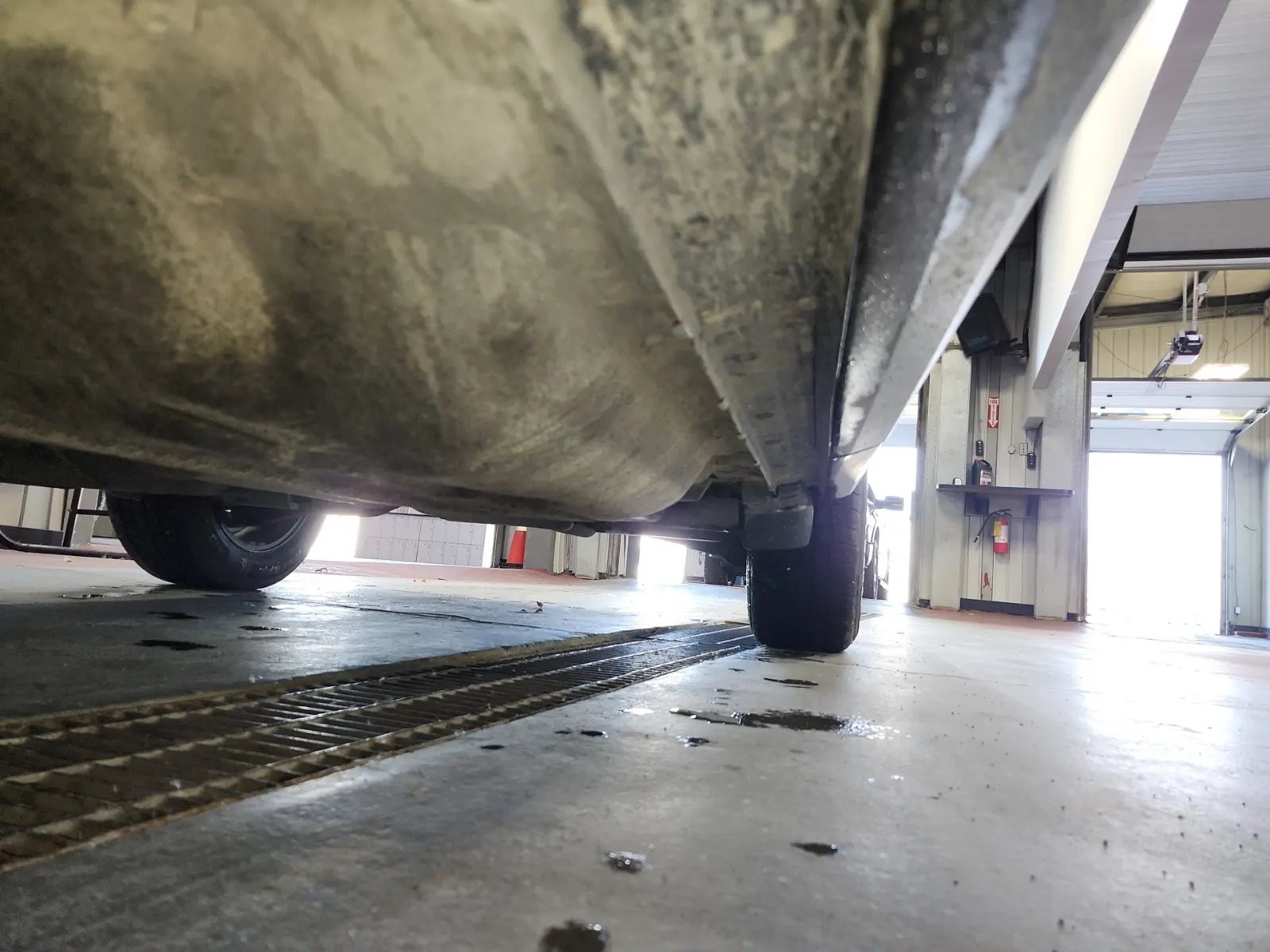 Undercarriage - Driver Photo
