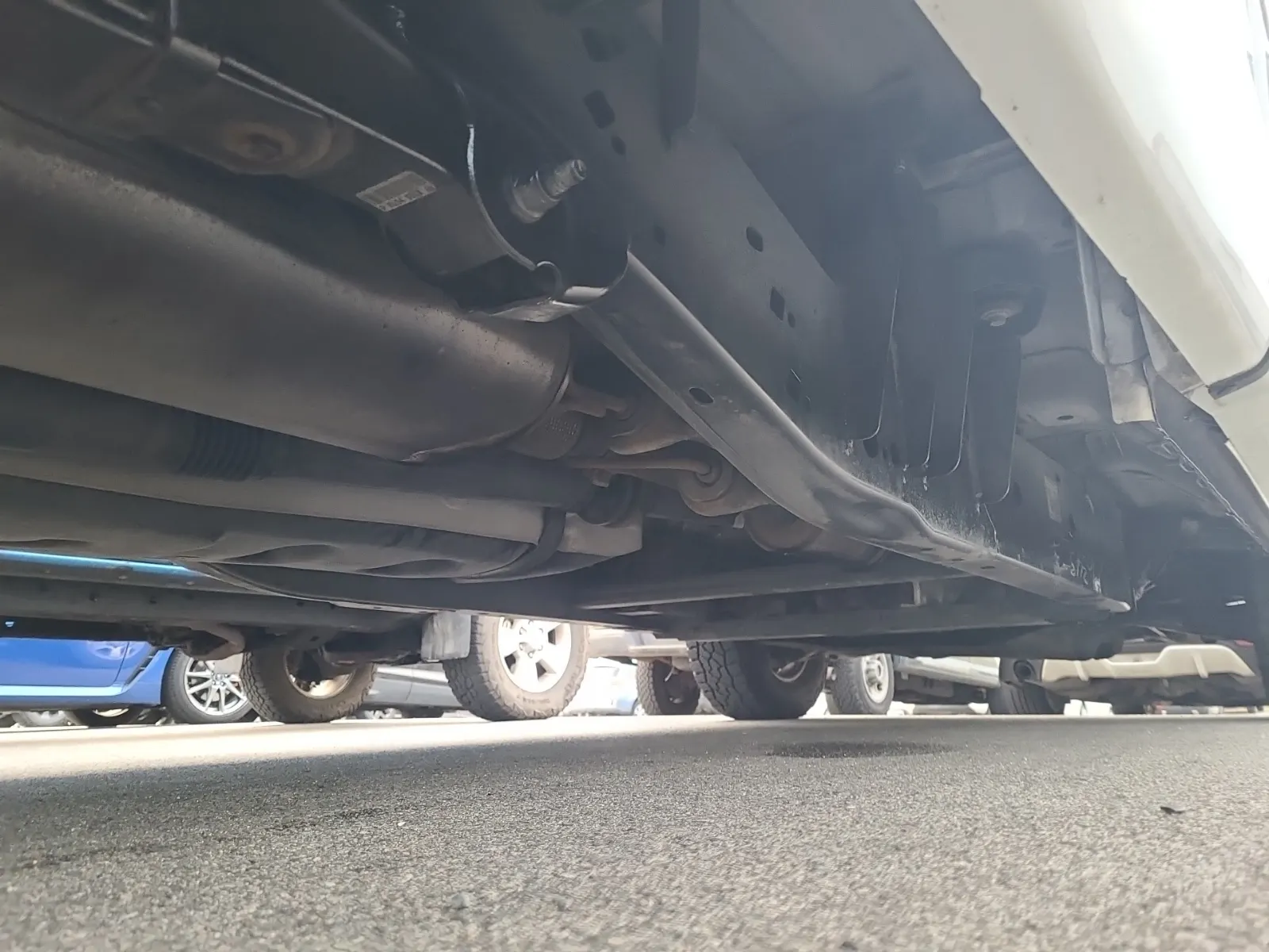Undercarriage - Passenger Photo