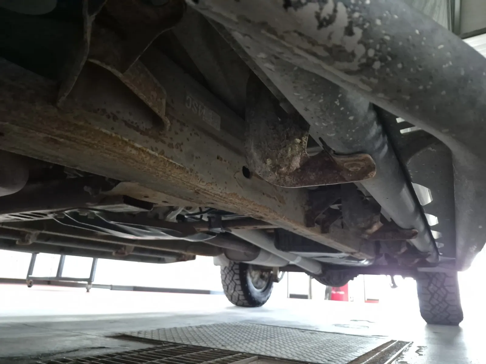 Undercarriage - Driver Photo