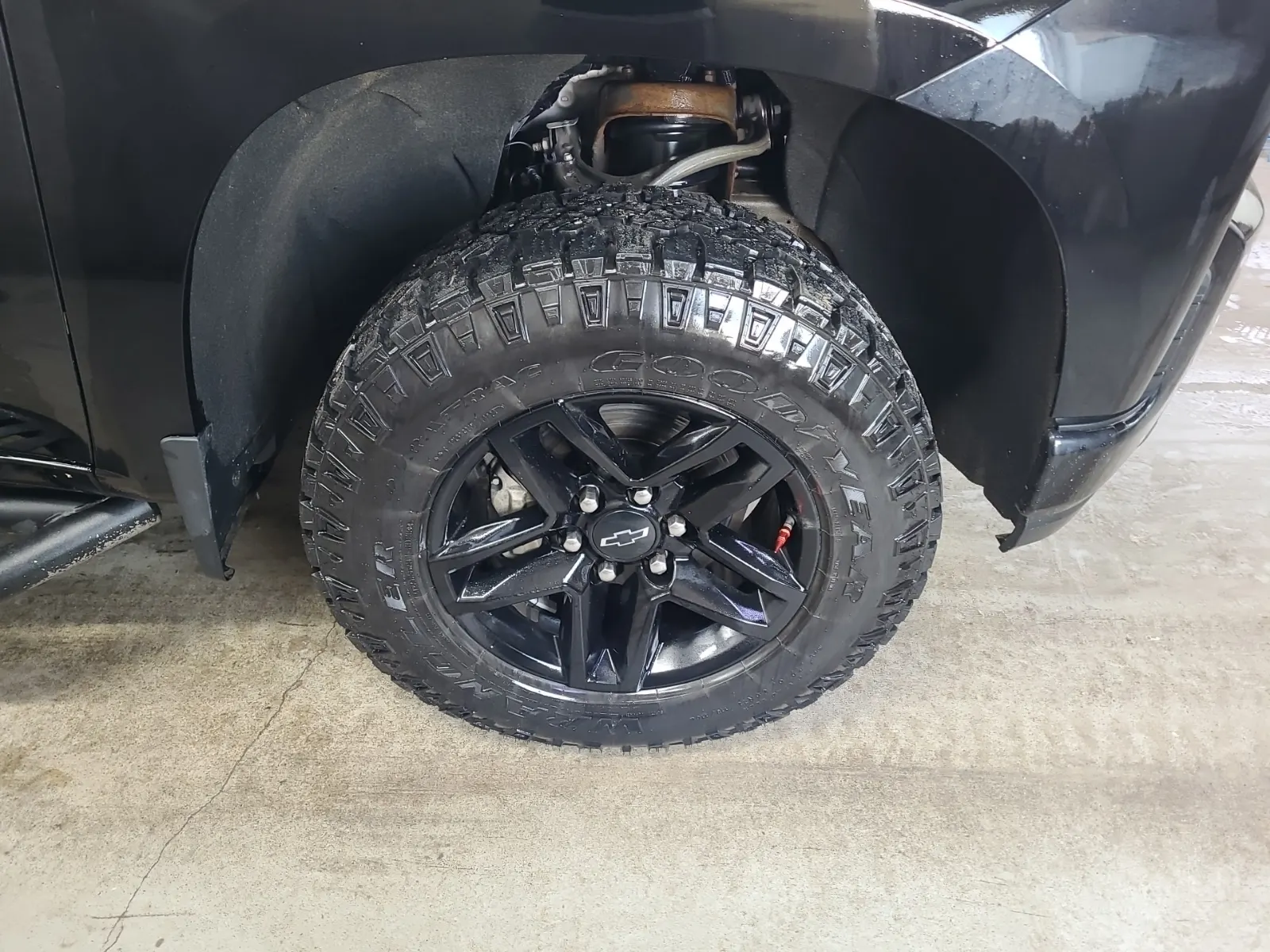 Right Front Wheel/Tire Photo