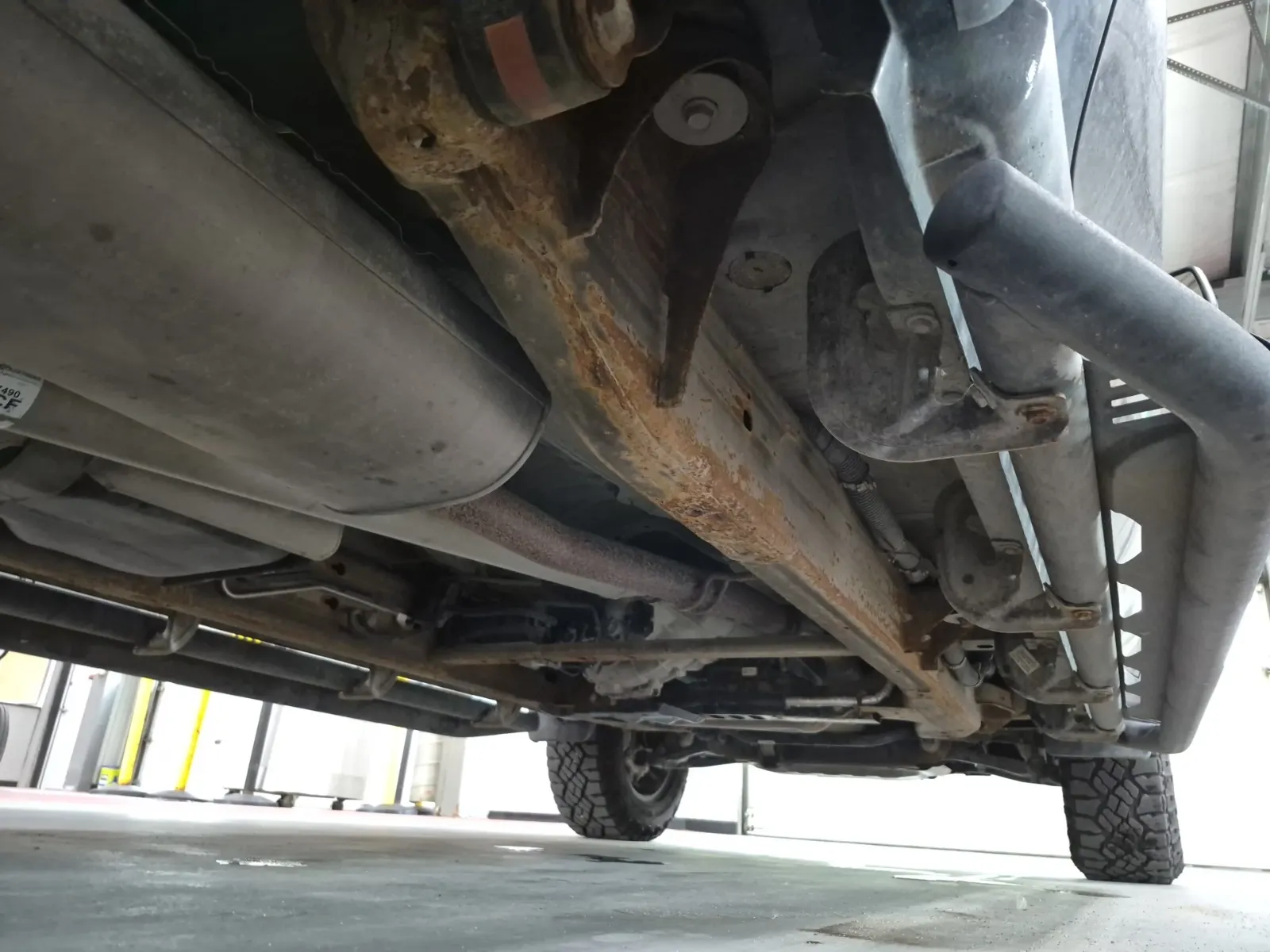 Undercarriage - Passenger Photo
