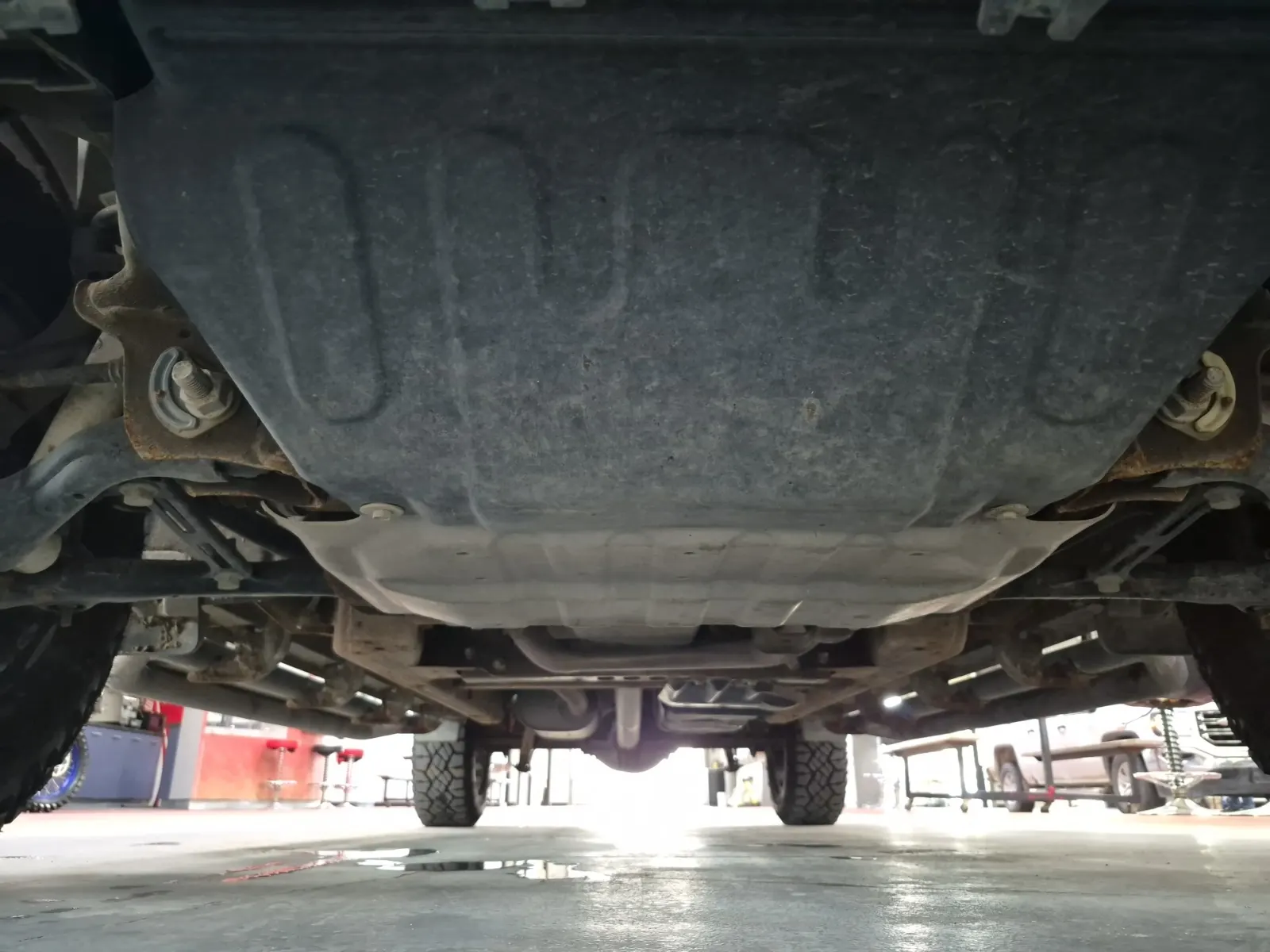 Undercarriage - Front Photo