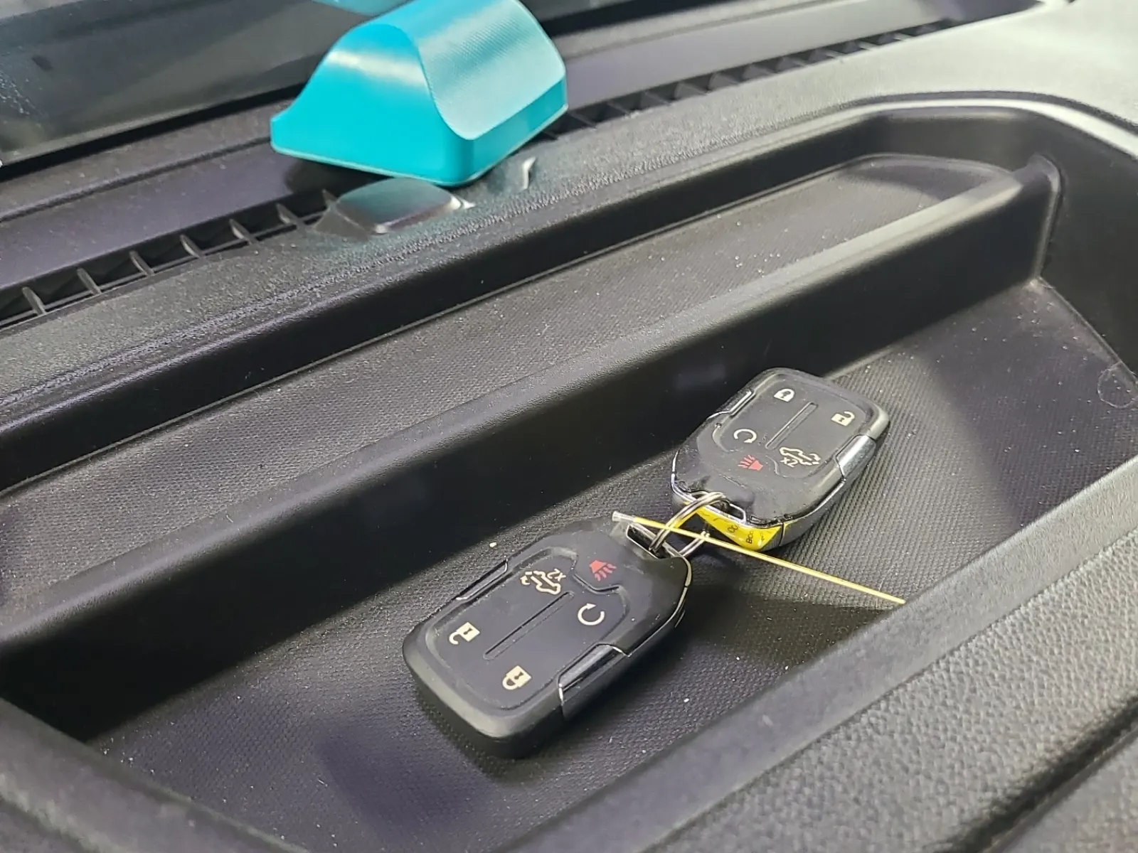 Keys/Fobs/Manual Photo