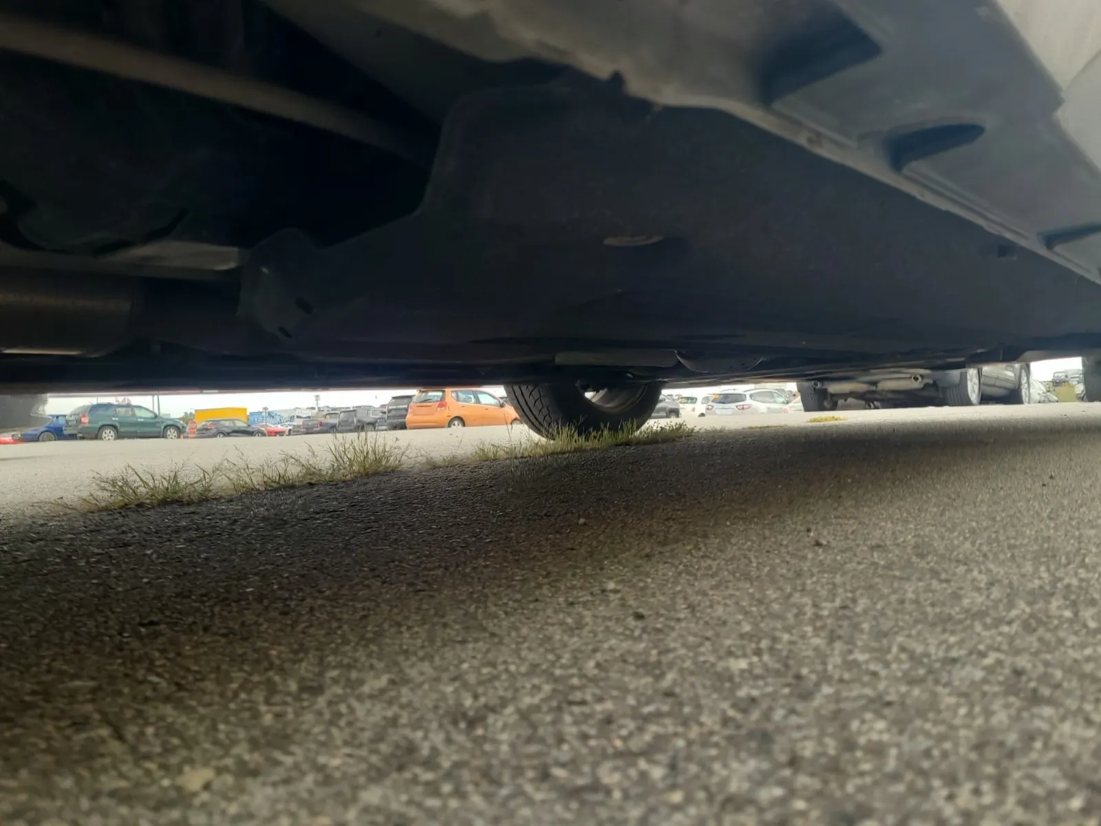 Undercarriage - Passenger Photo