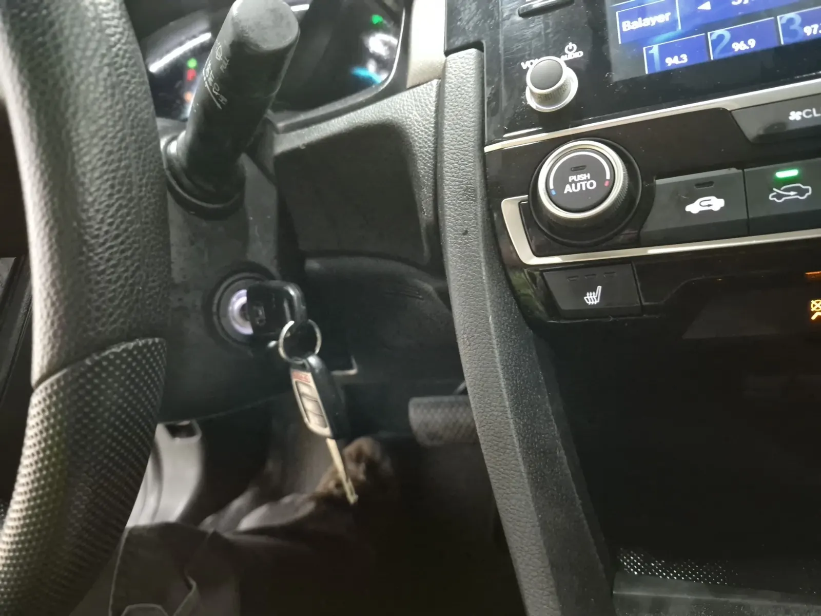 Keys/Fobs/Manual Photo