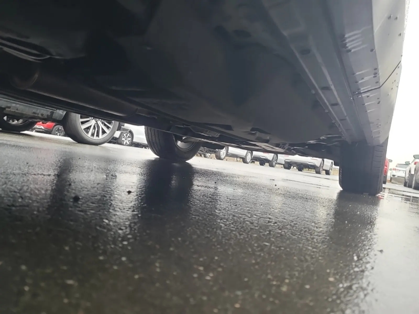 Undercarriage - Passenger Photo