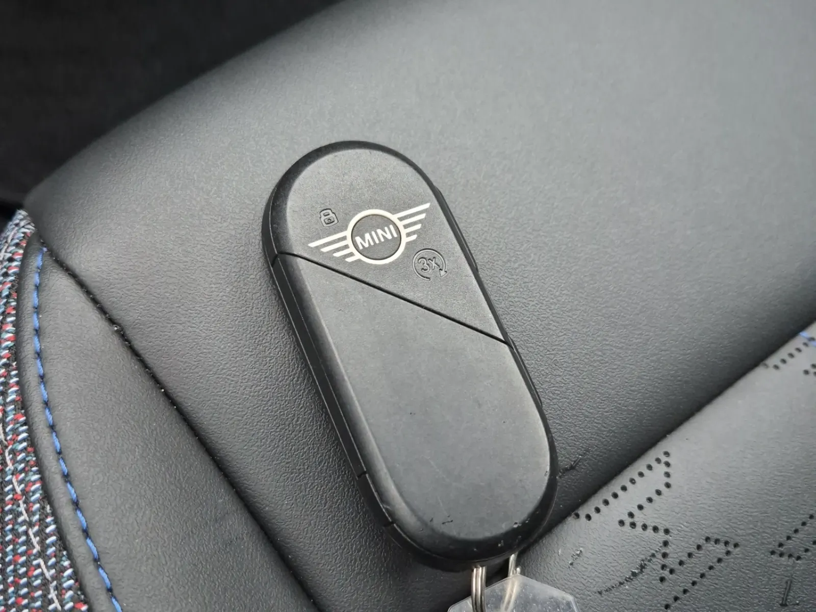 Keys/Fobs/Manual Photo