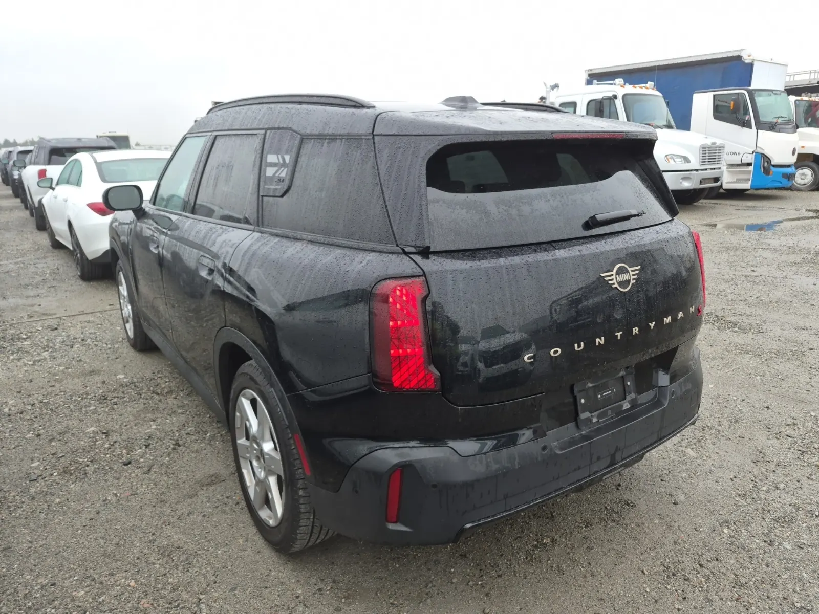 Driver Rear 3/4 Photo