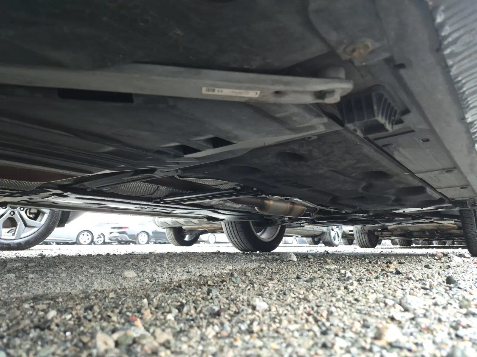 Undercarriage - Passenger Photo