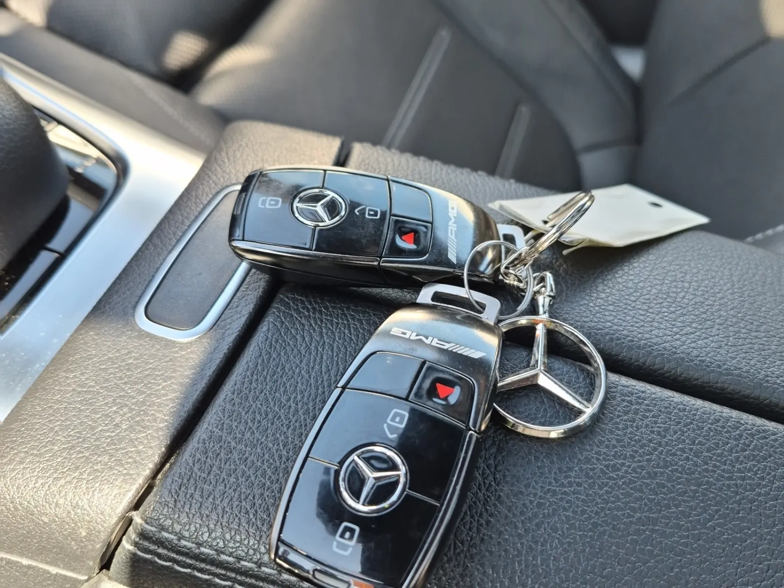 Keys/Fobs/Manual Photo