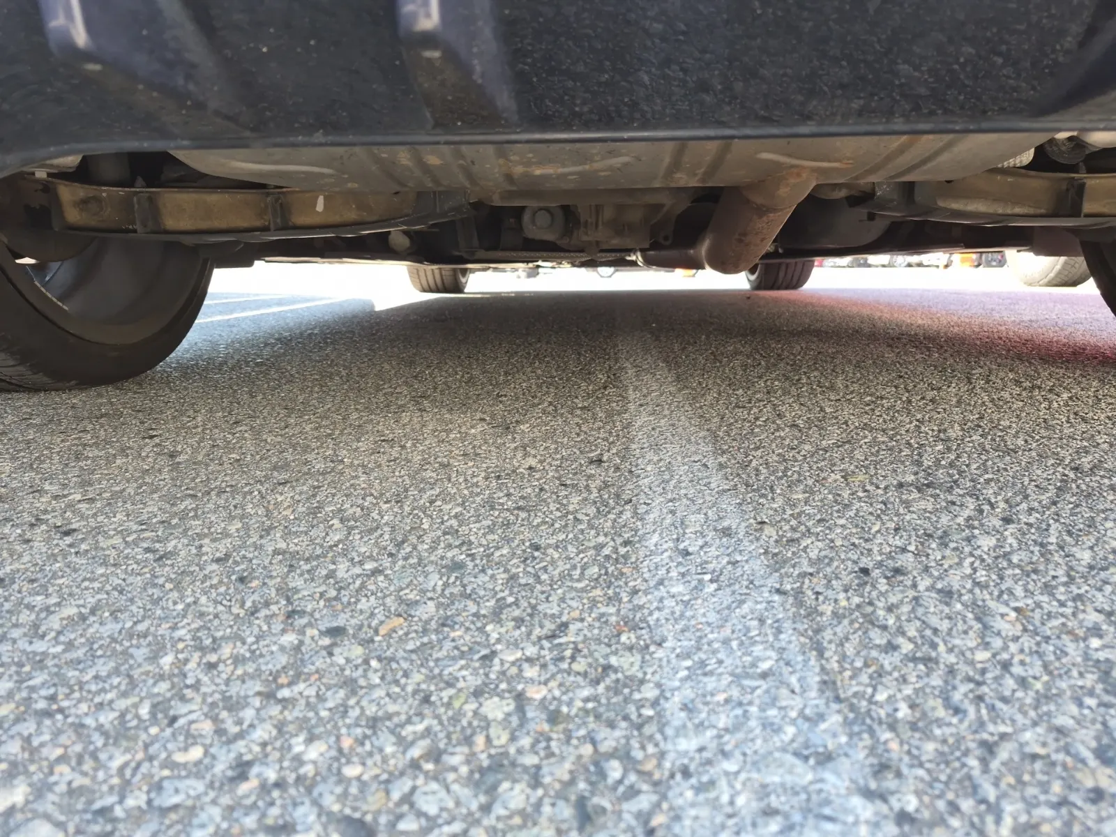 Undercarriage - Rear Photo