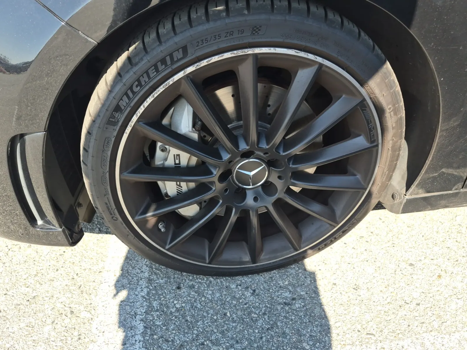 Front driver wheel/tire photo