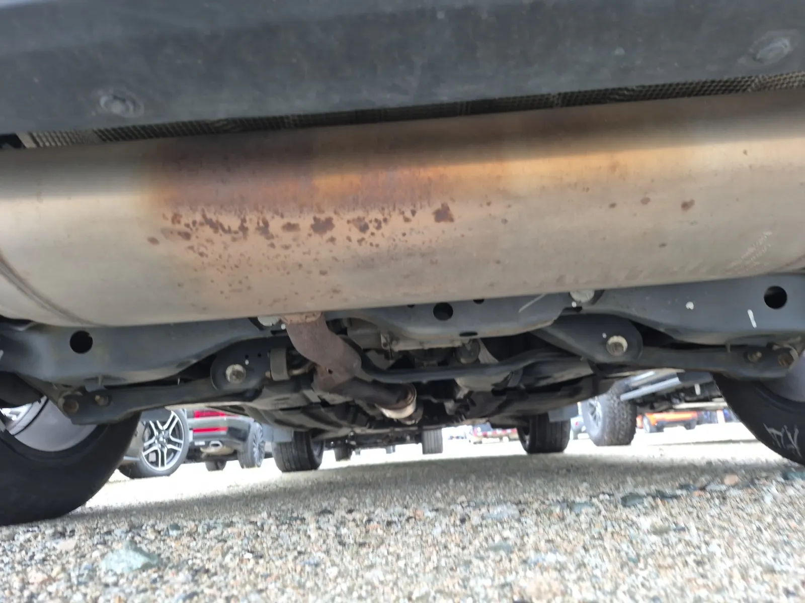 Undercarriage - Rear Photo