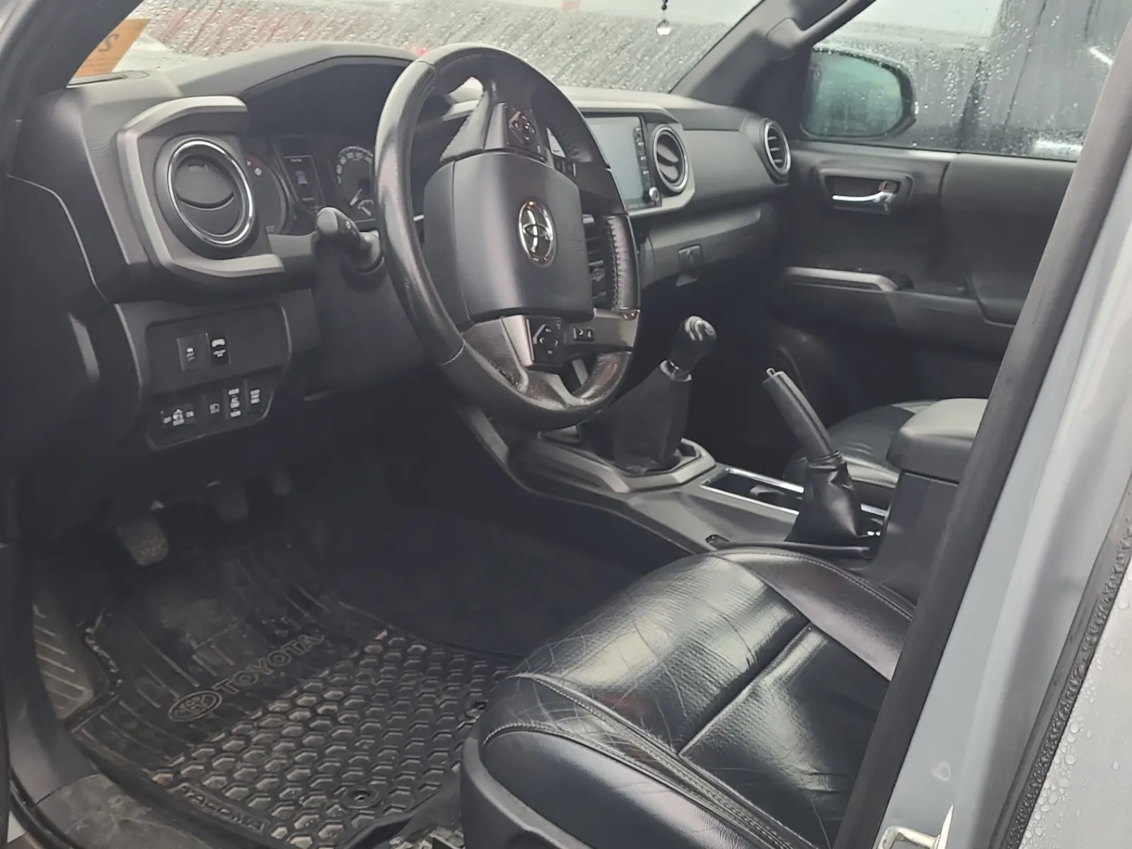 Front Interior Photo