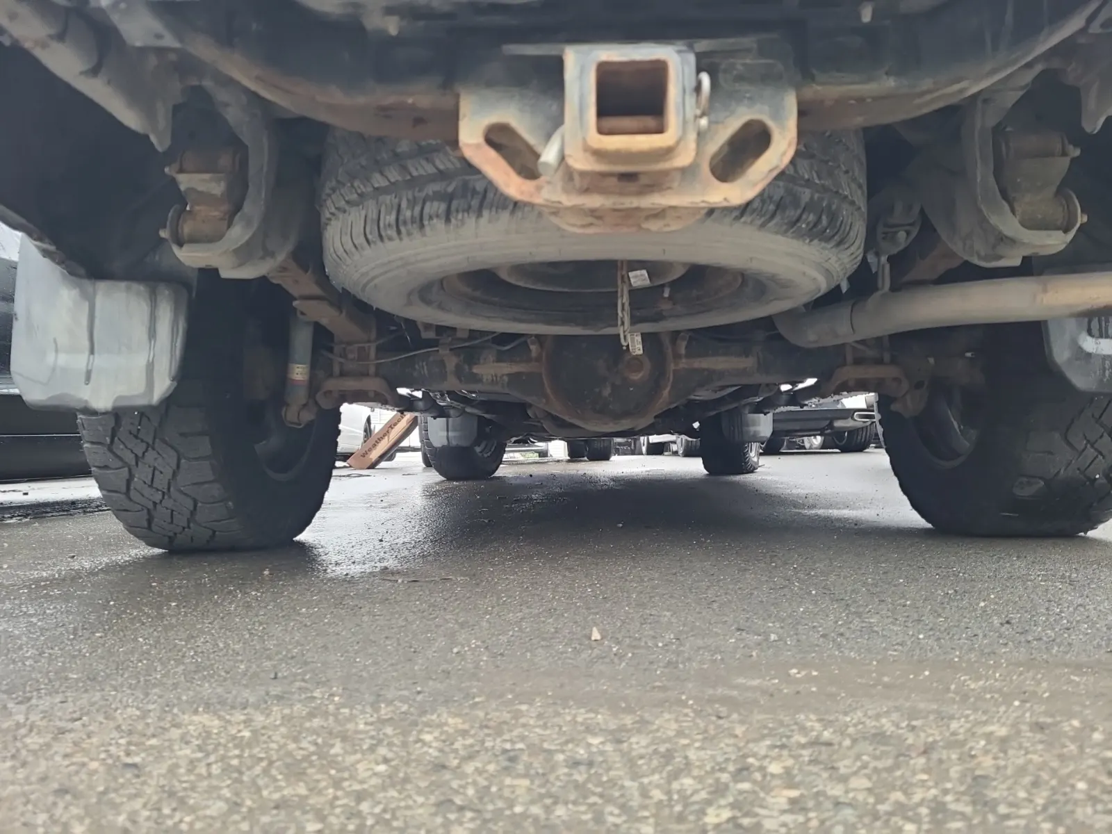 Undercarriage - Rear Photo