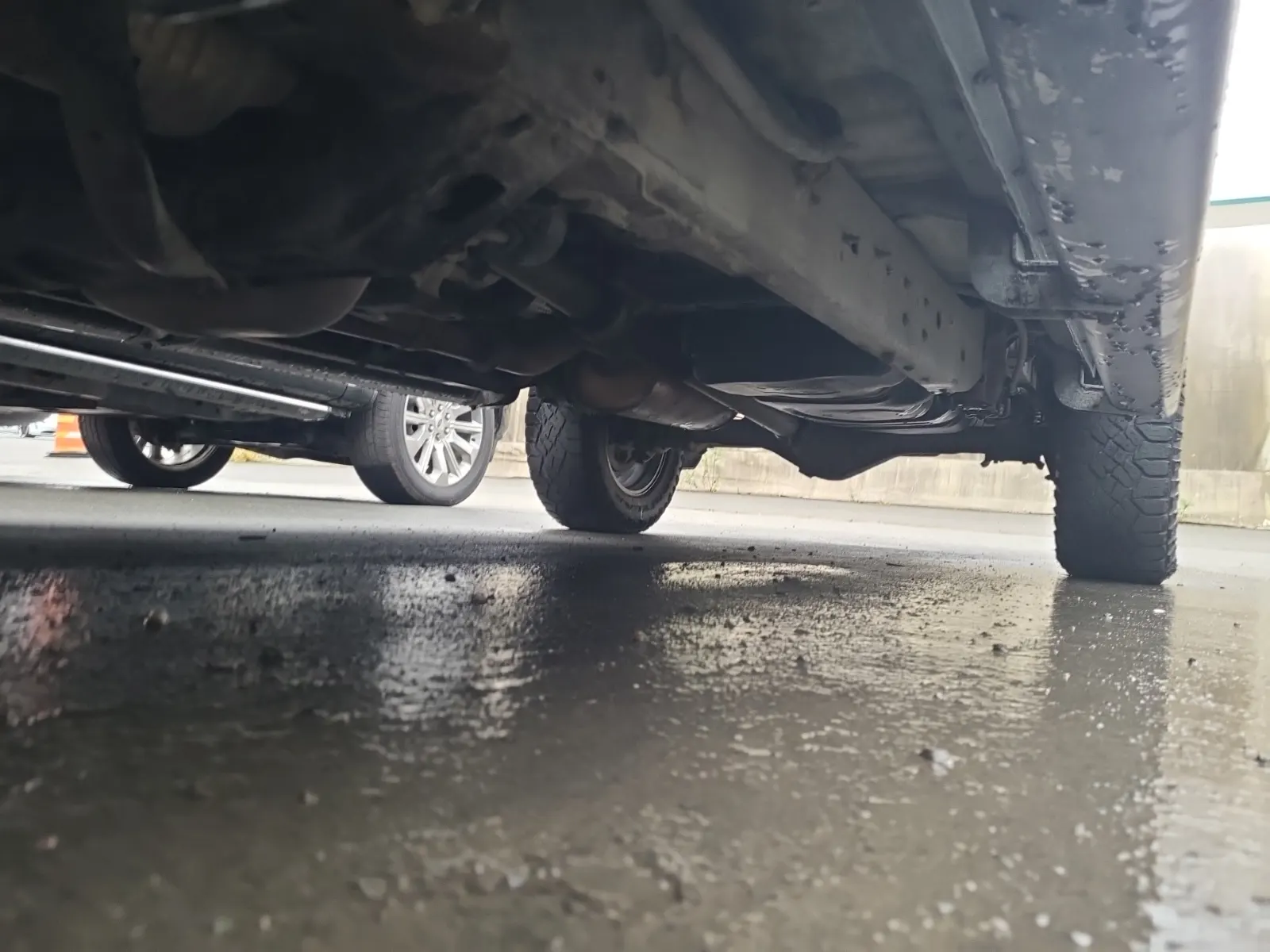 Undercarriage - Driver Photo