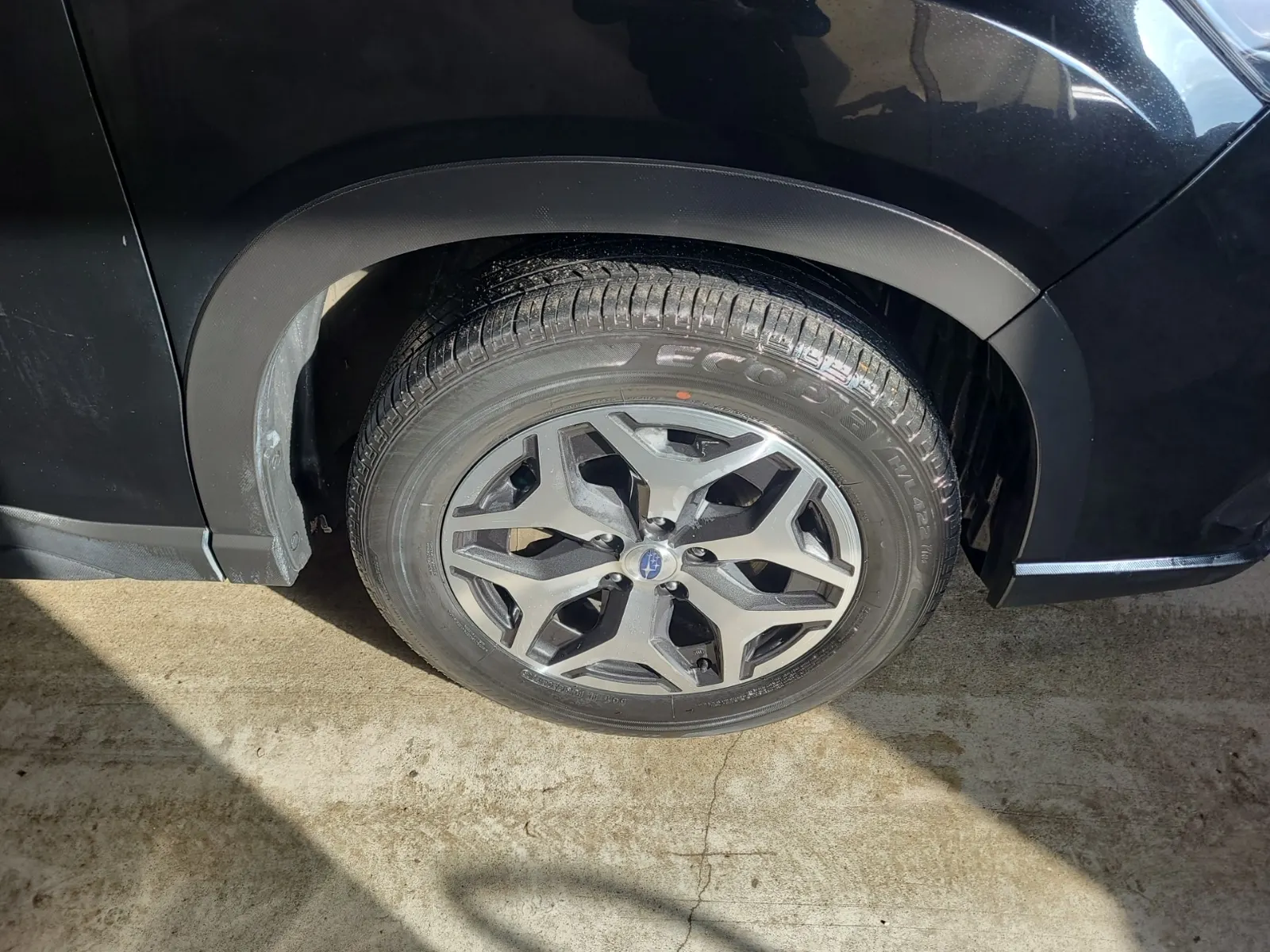 Right Front Wheel/Tire Photo