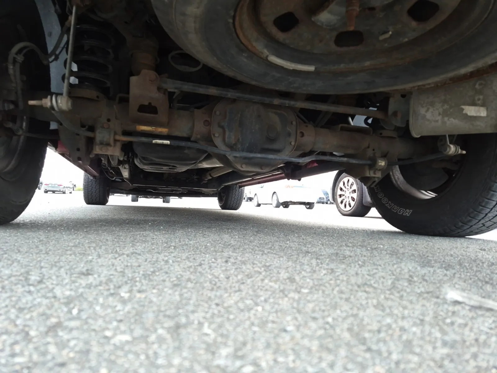Undercarriage - Rear Photo