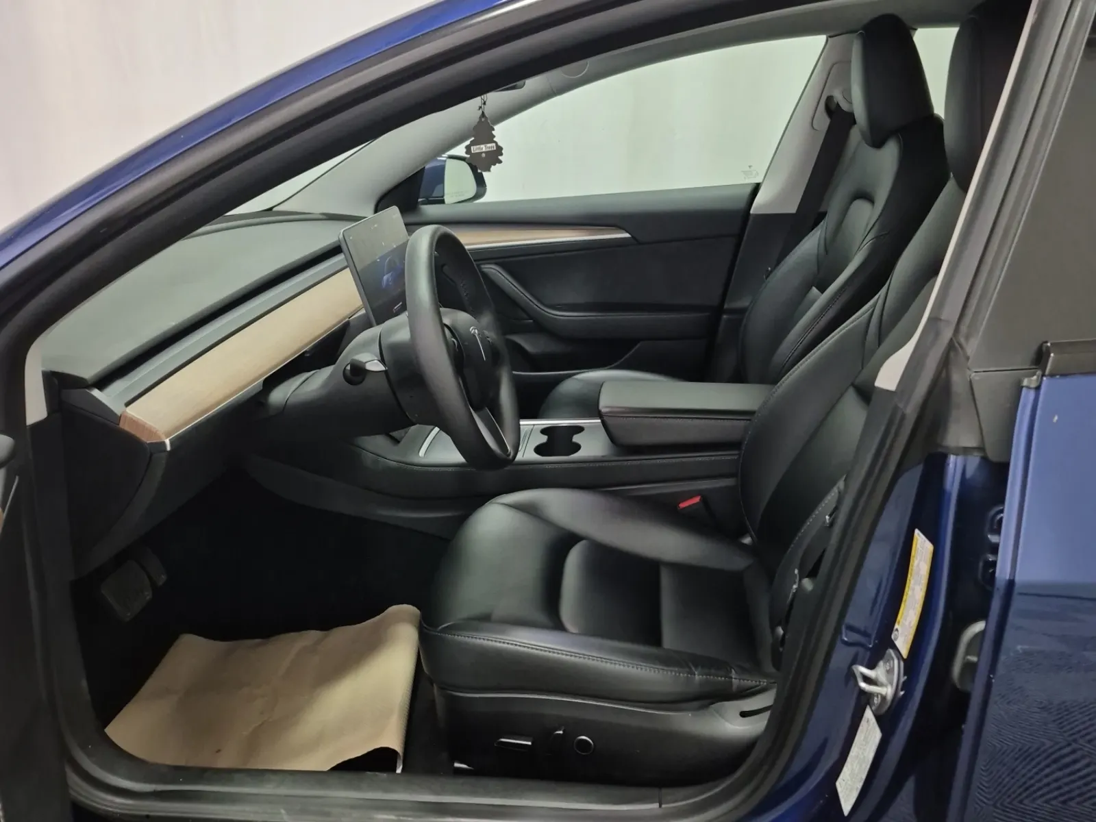 Front Interior Photo