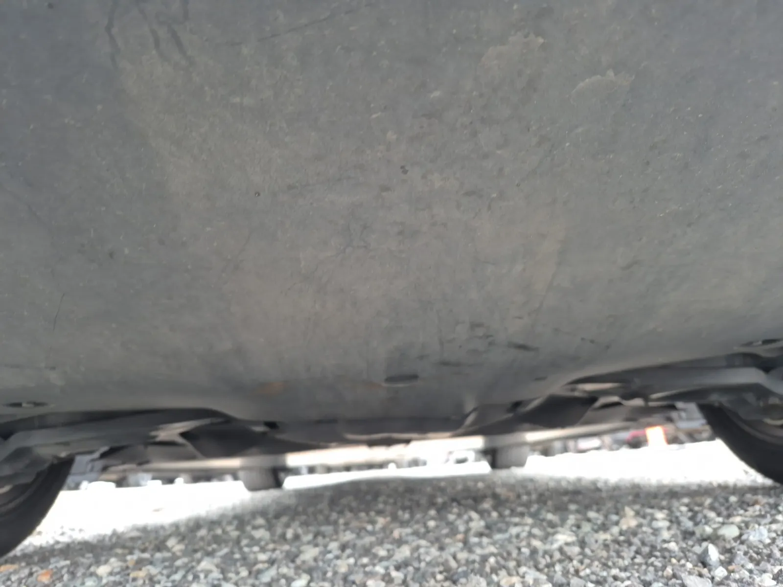 Undercarriage - Rear Photo