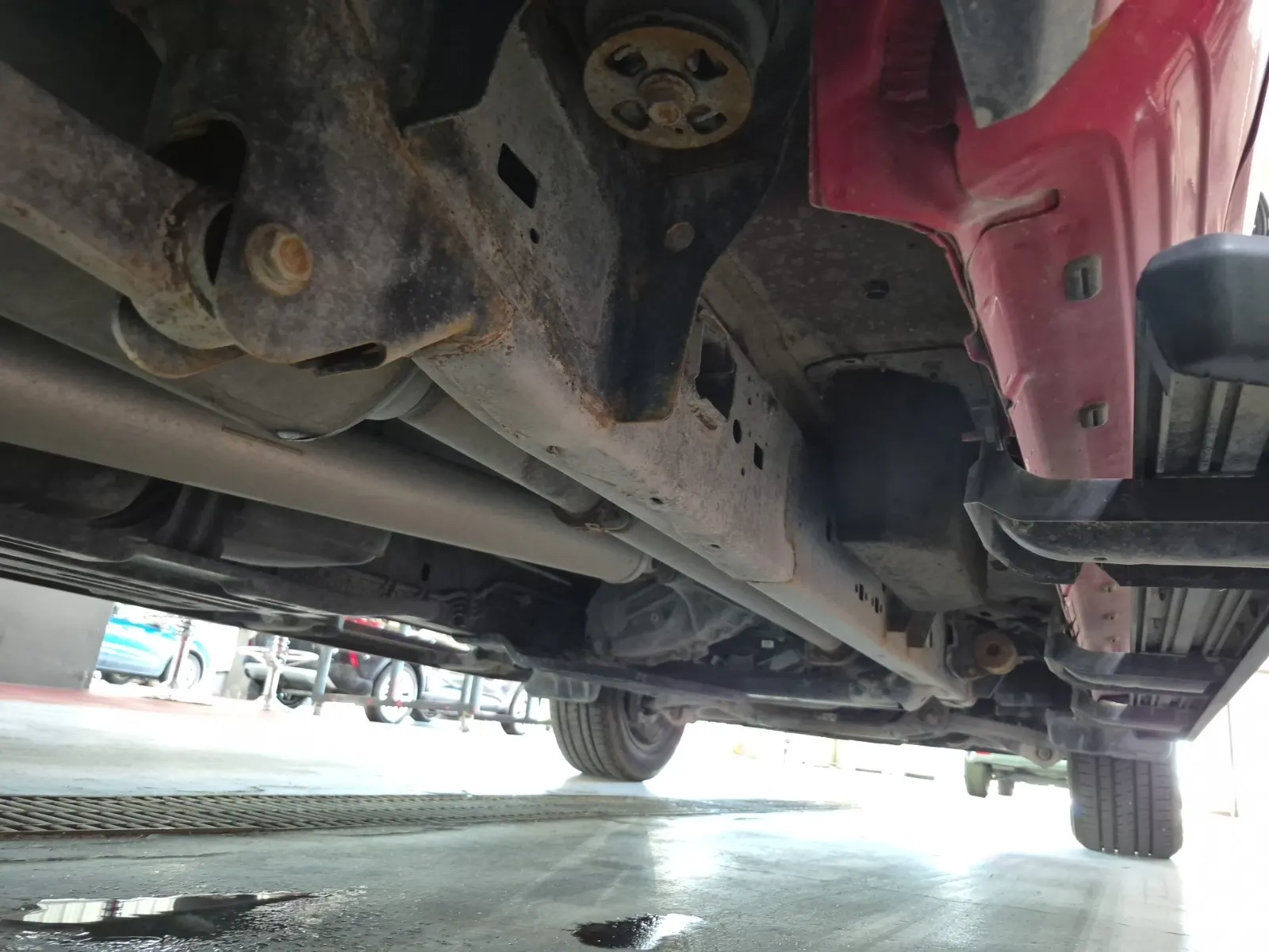 Undercarriage - Passenger Photo