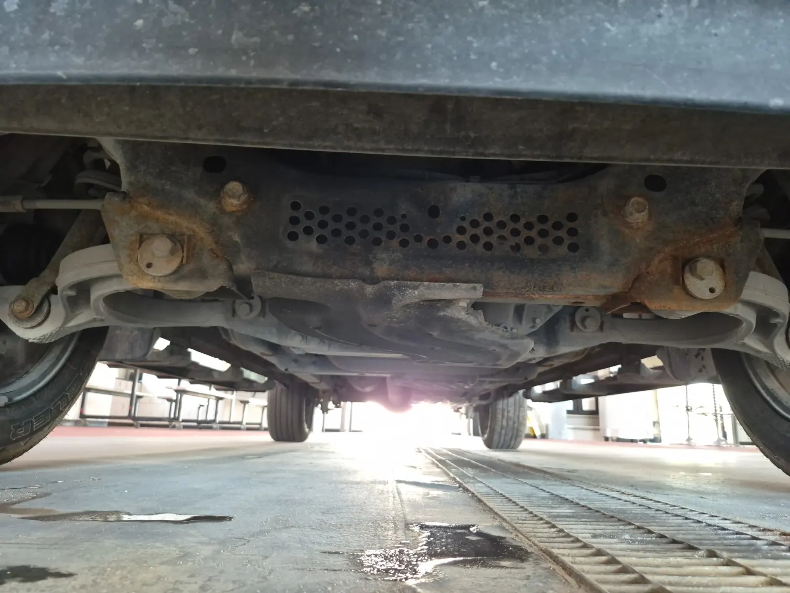 Undercarriage - Front Photo