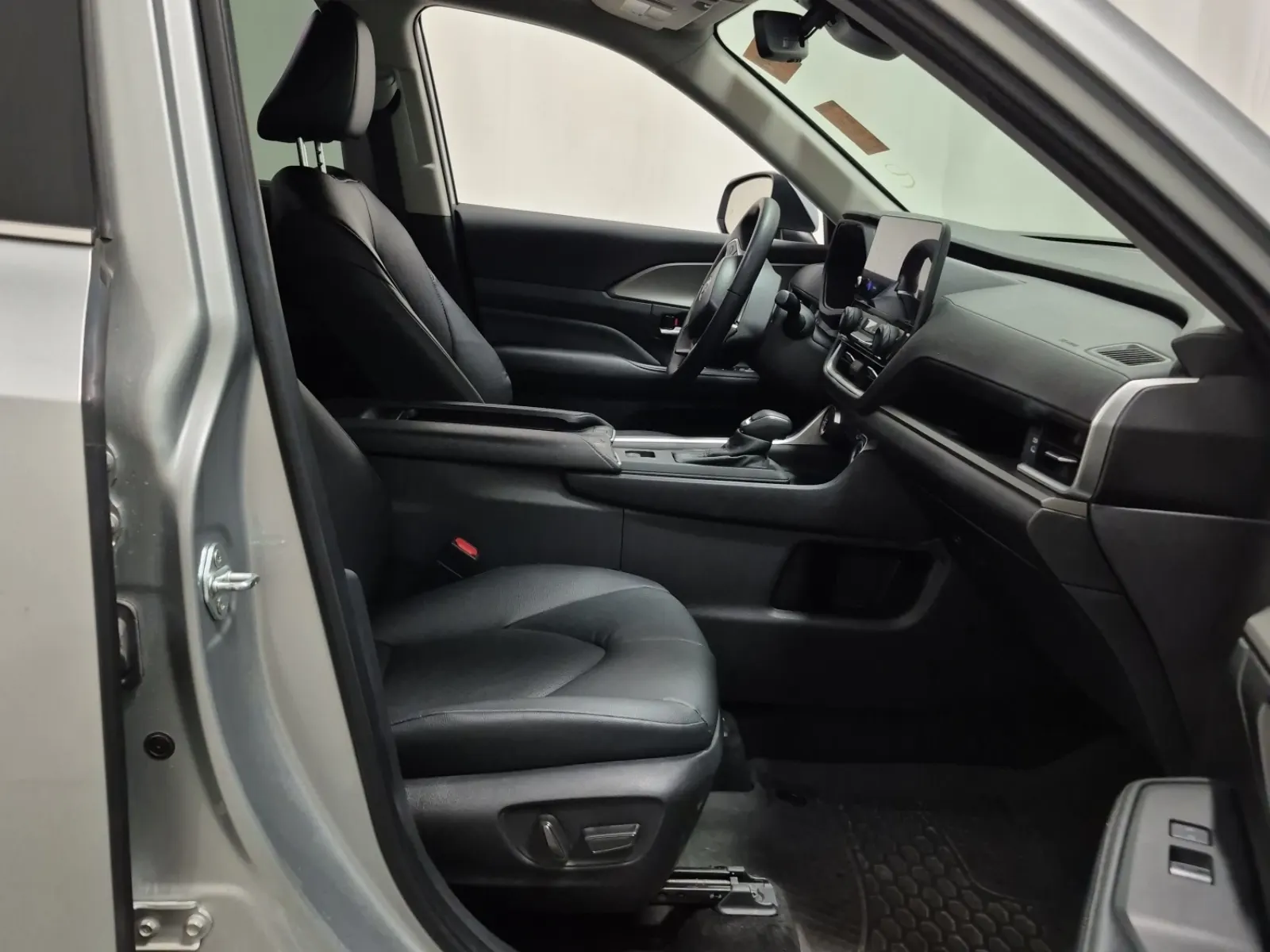 Right Side Interior Photo