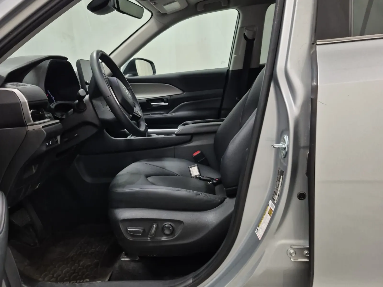 Front Interior Photo