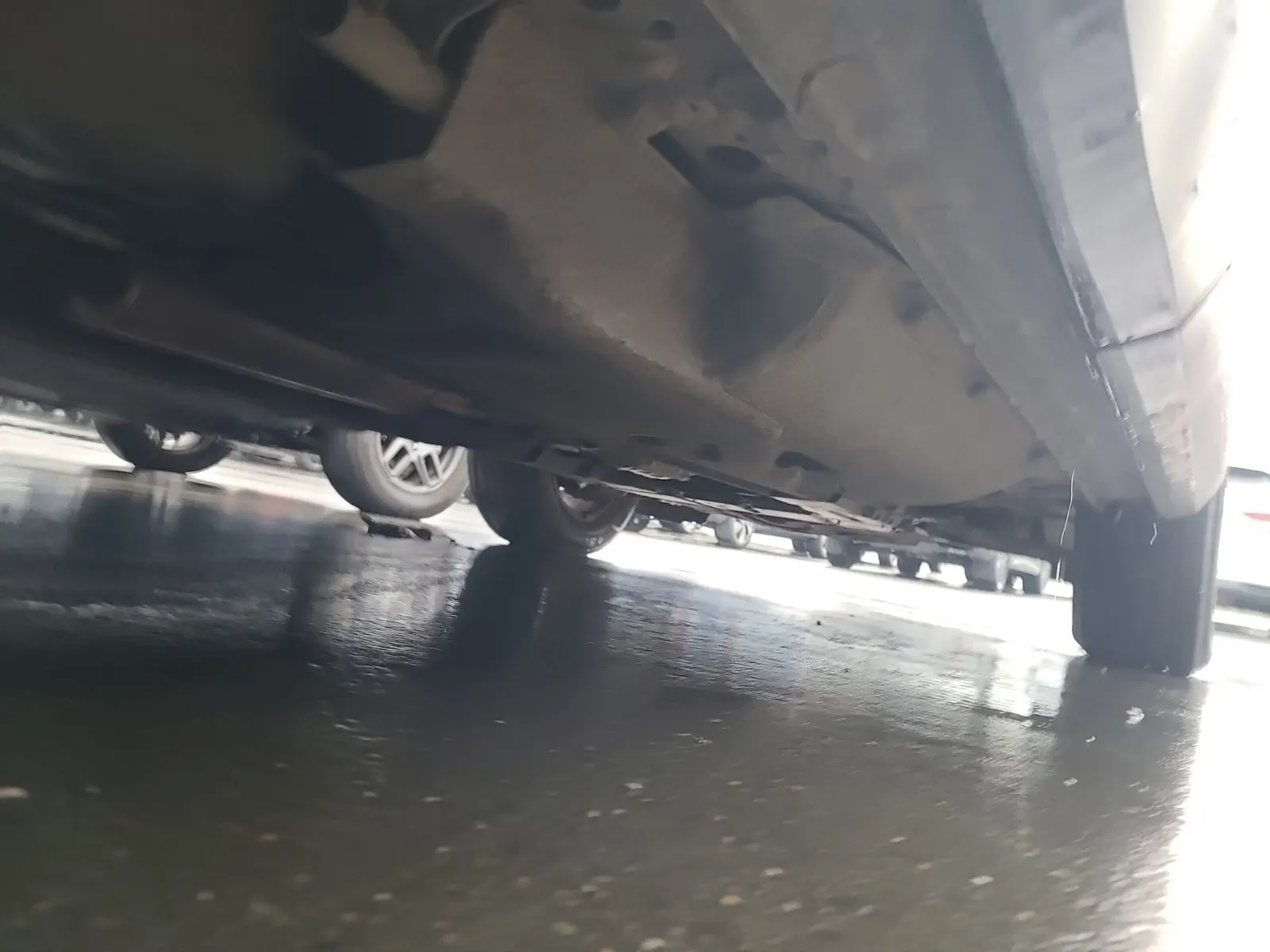 Undercarriage - Passenger Photo