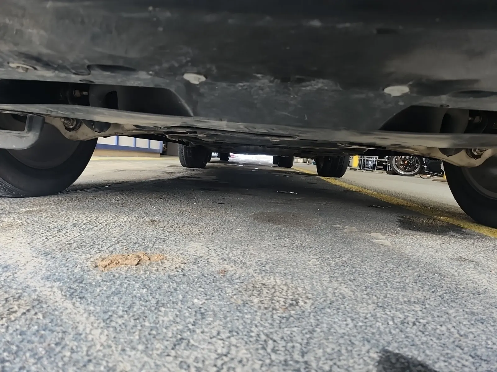 Undercarriage - Front Photo