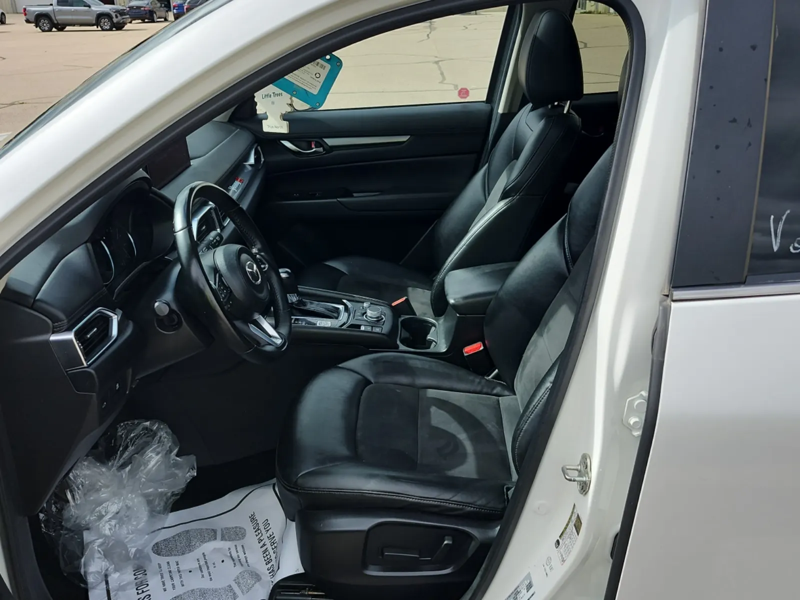 Front Interior Photo