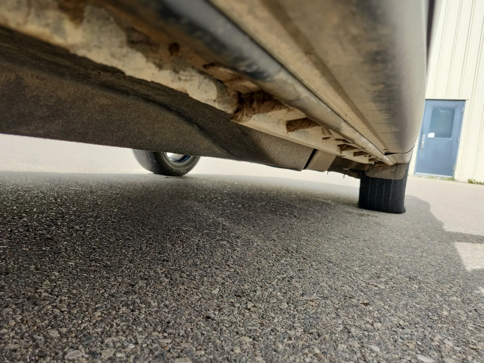 Undercarriage - Driver Photo