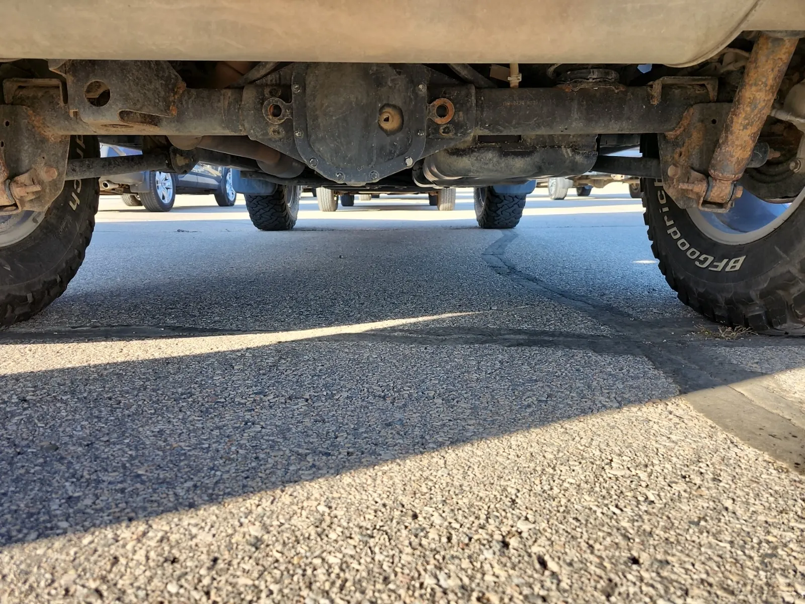 Undercarriage - Rear Photo