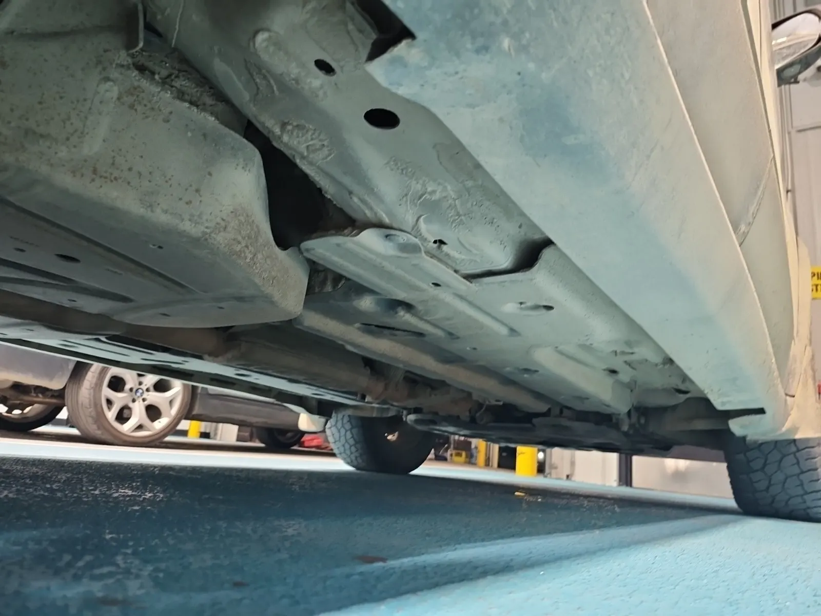 Undercarriage - Passenger Photo