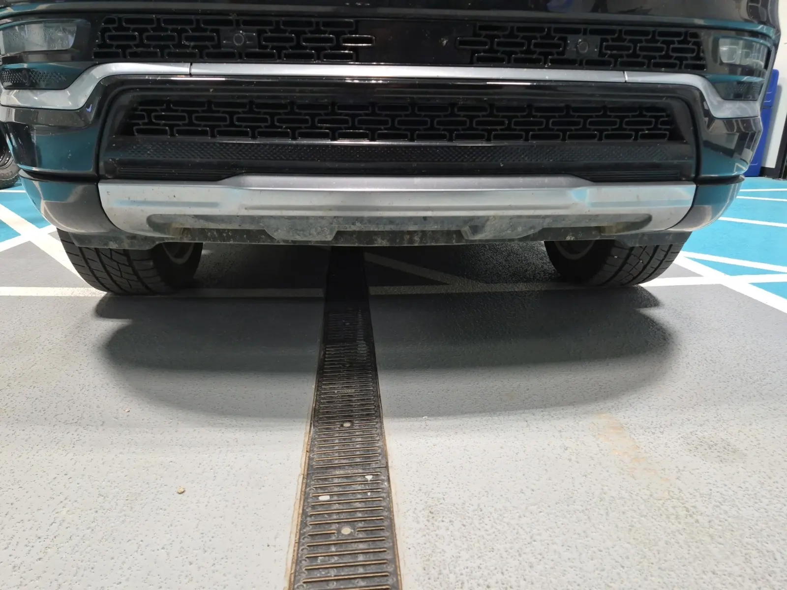 Undercarriage - Front Photo