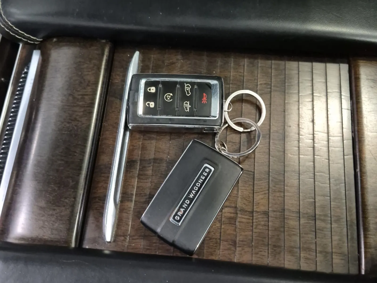 Keys/Fobs/Manual Photo