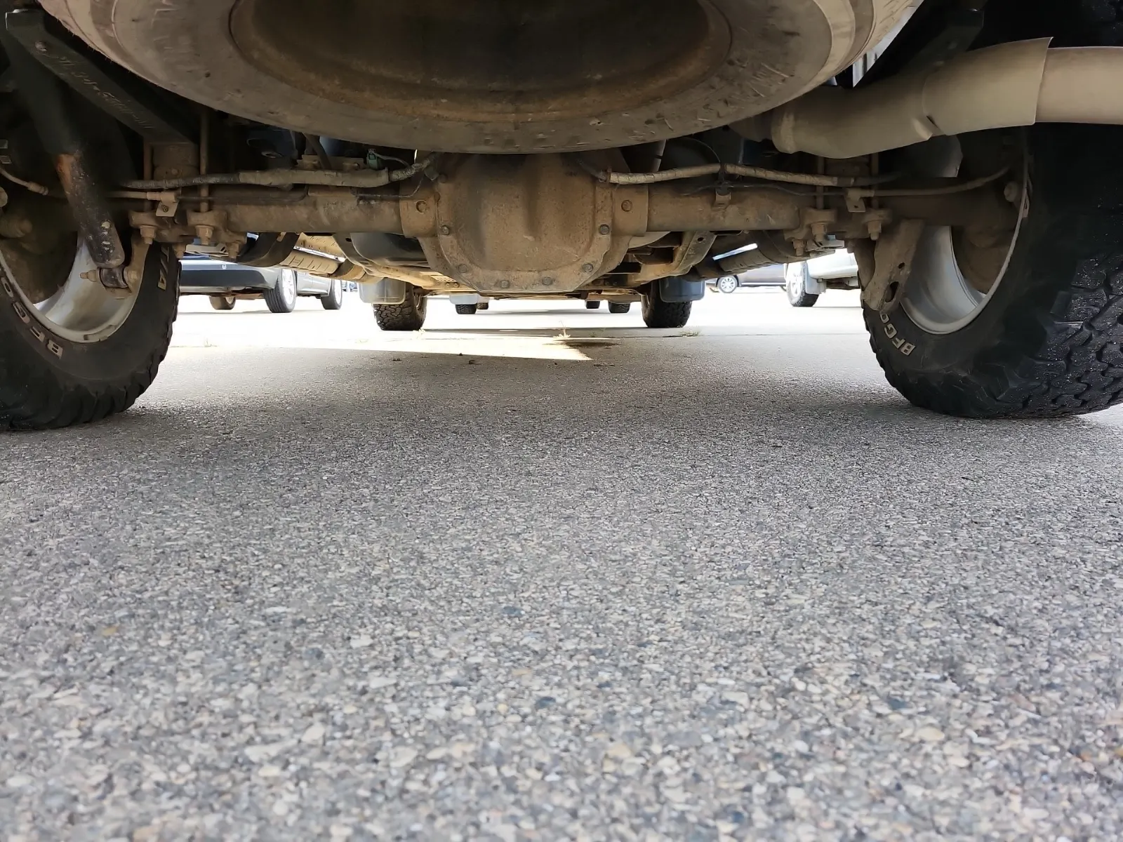 Undercarriage - Rear Photo
