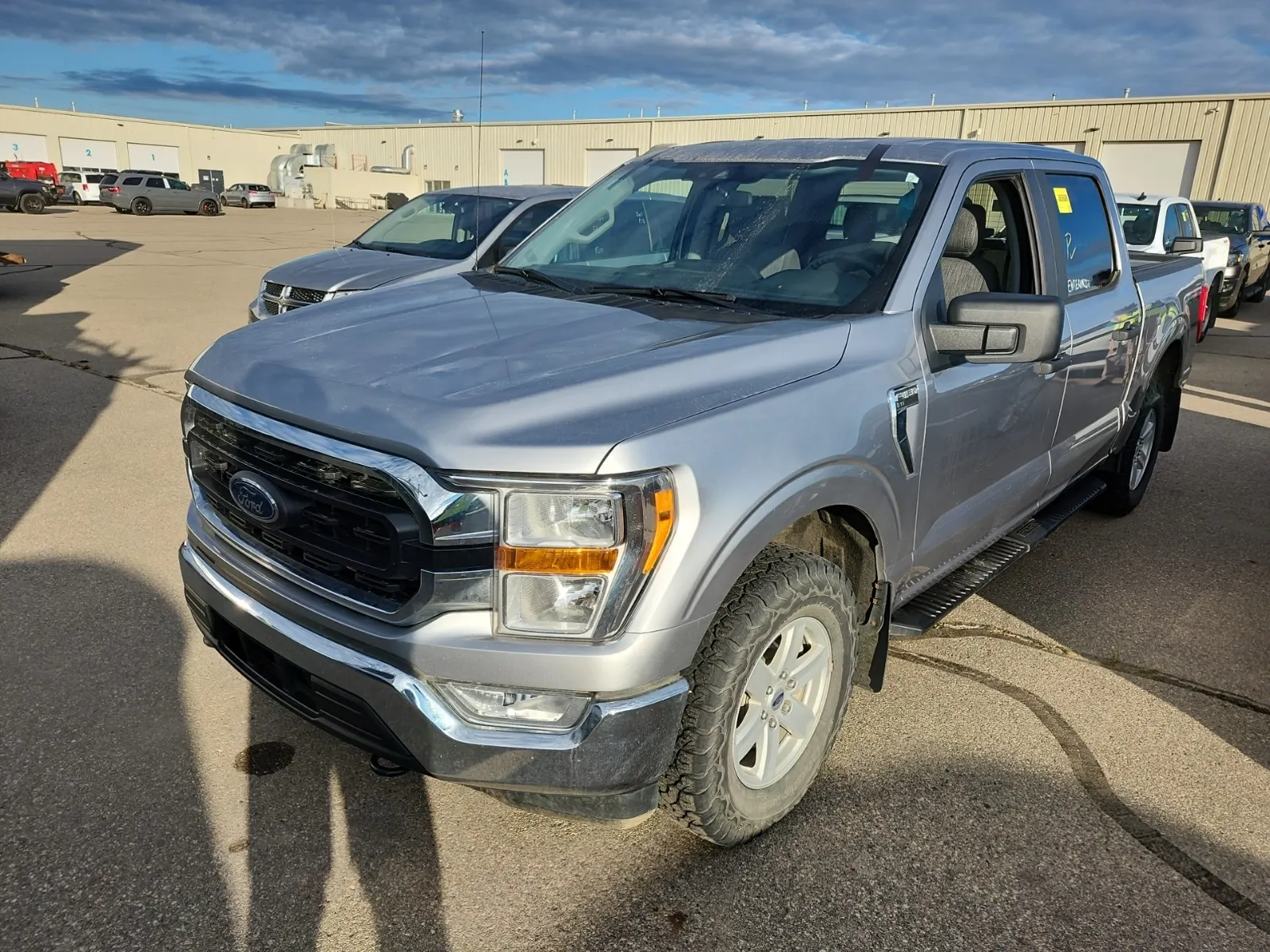Front driver 3/4 photo