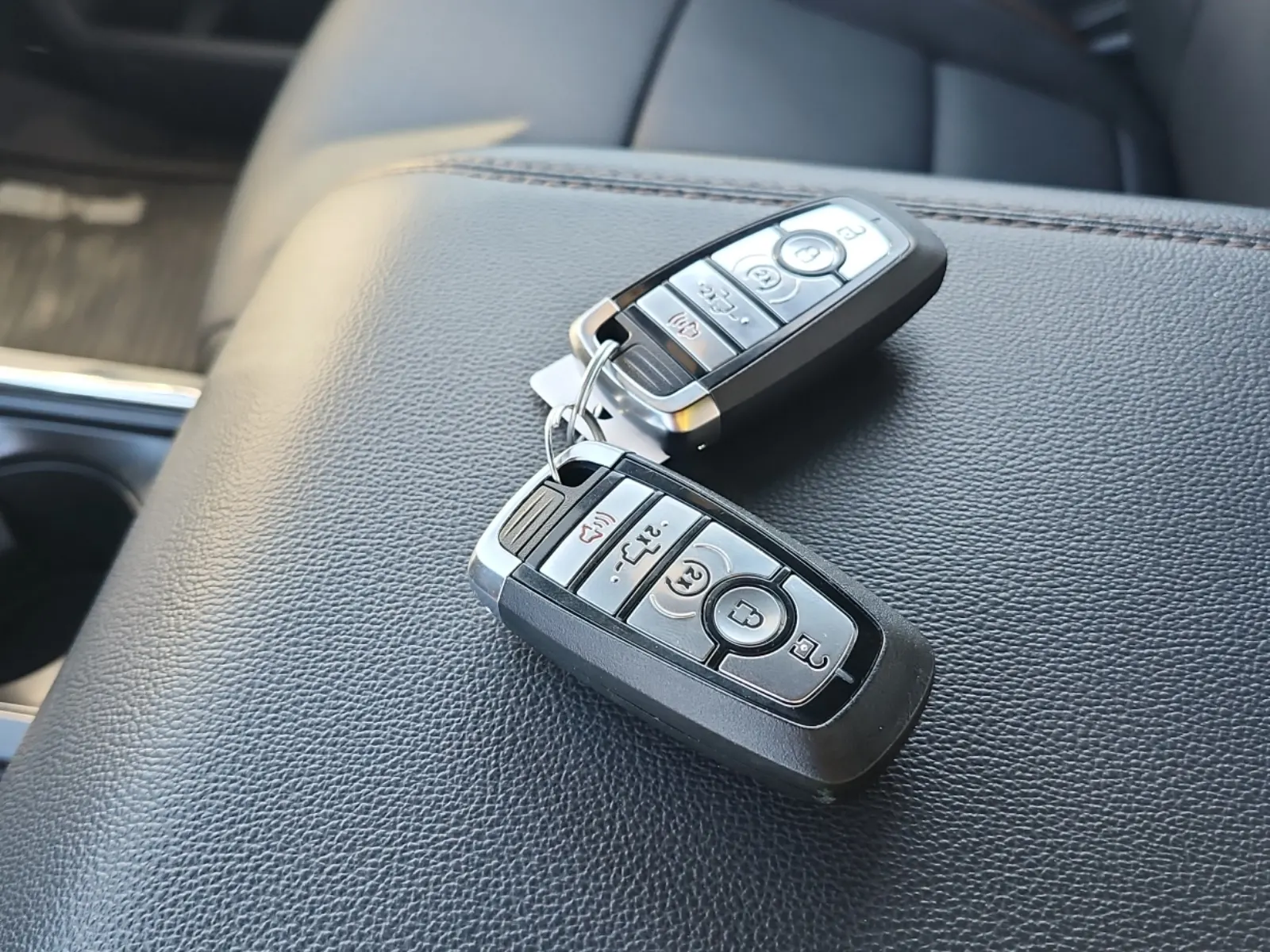 Keys/Fobs/Manual Photo