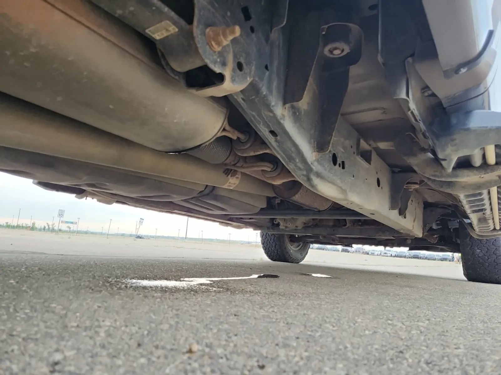 Undercarriage - Passenger Photo