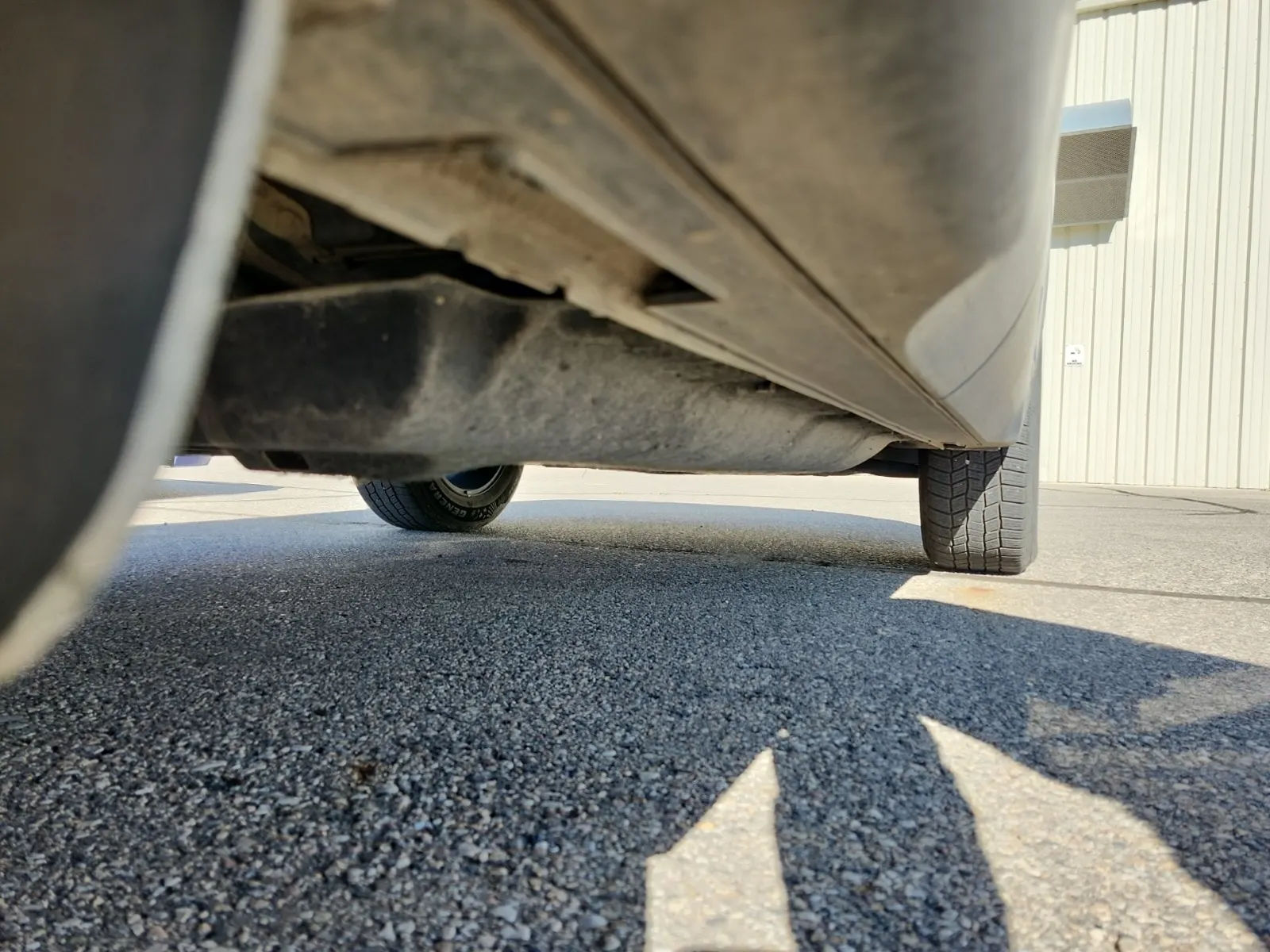 Undercarriage - Passenger Photo