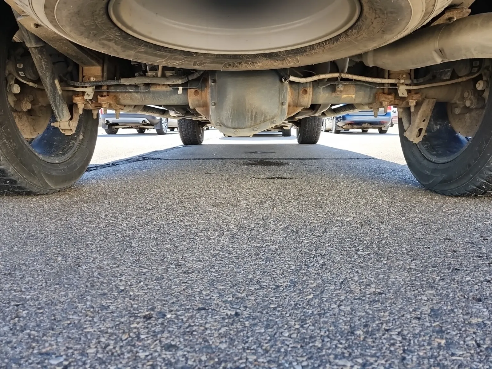 Undercarriage - Rear Photo