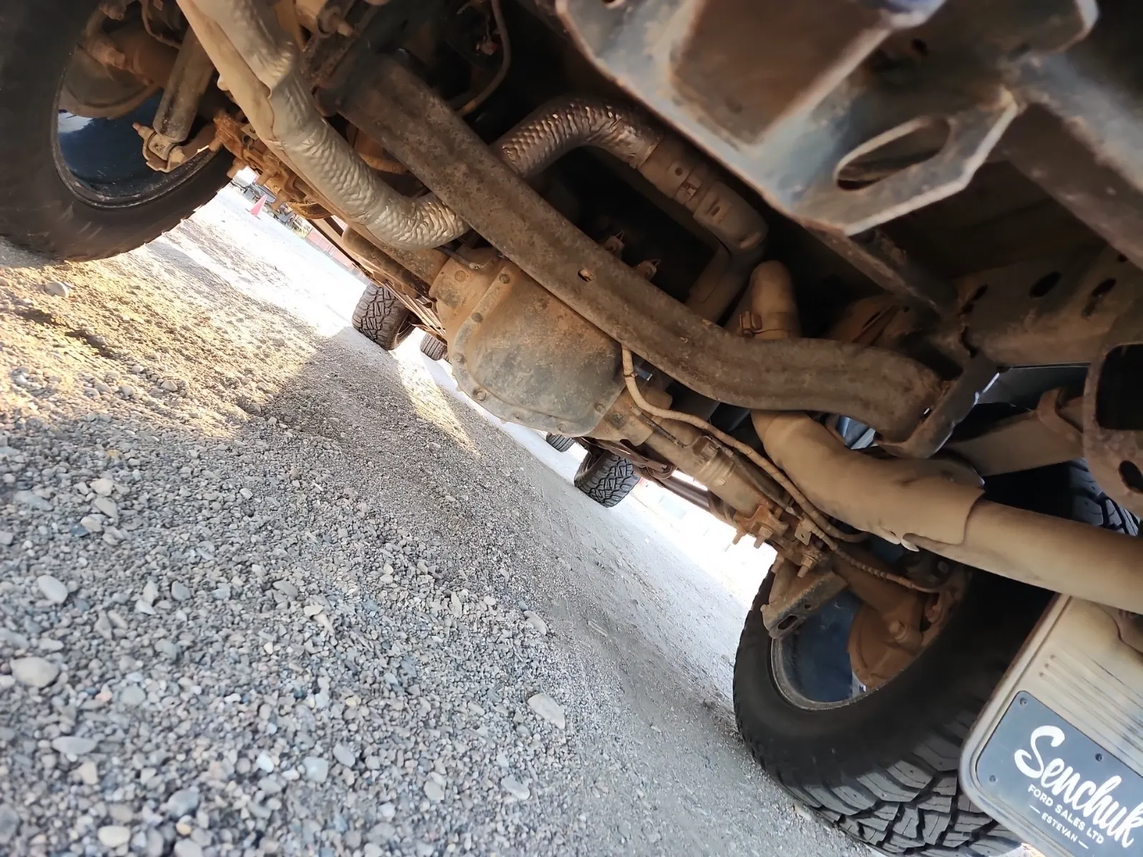 Undercarriage - Rear Photo