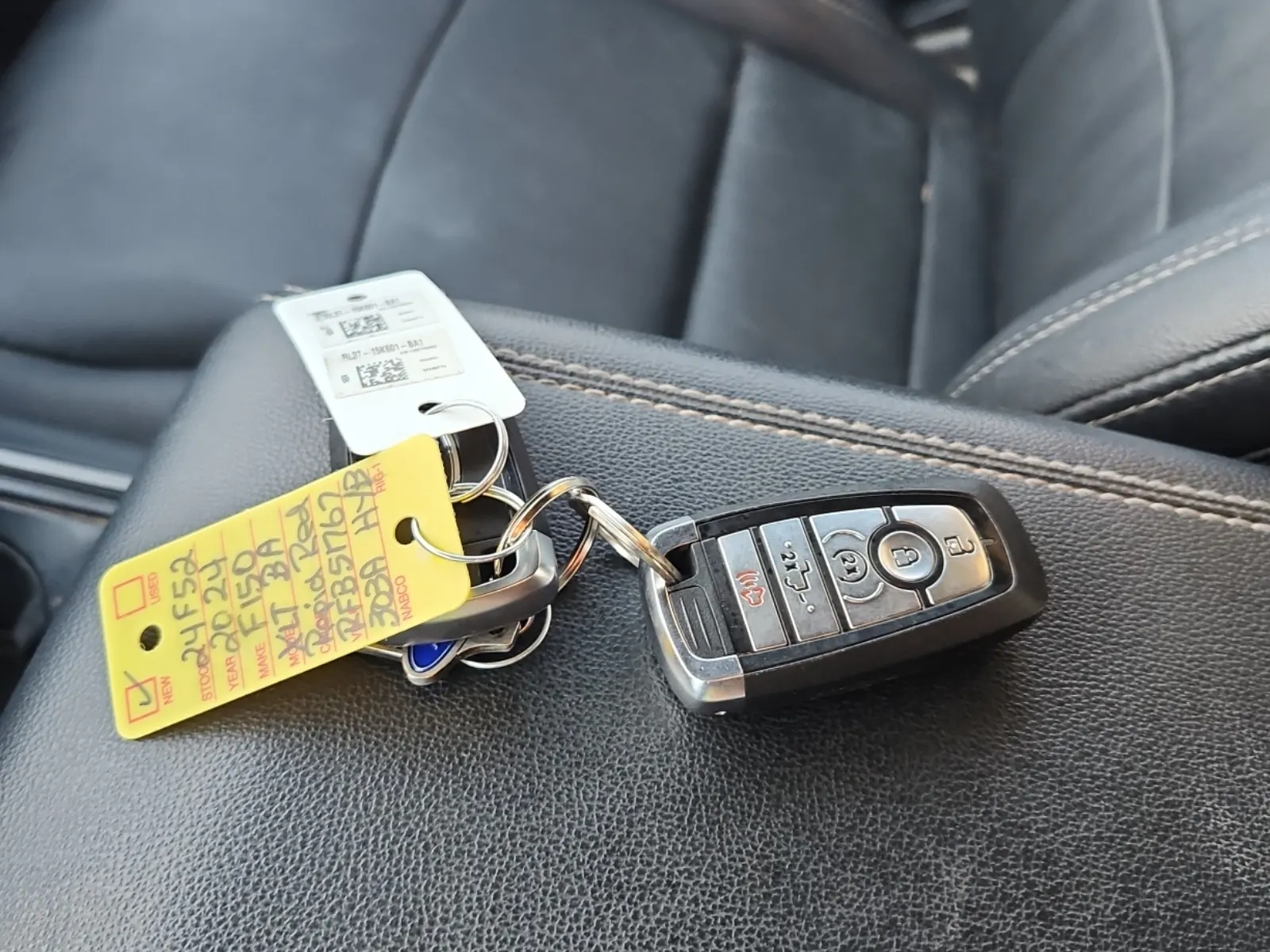 Keys/Fobs/Manual Photo