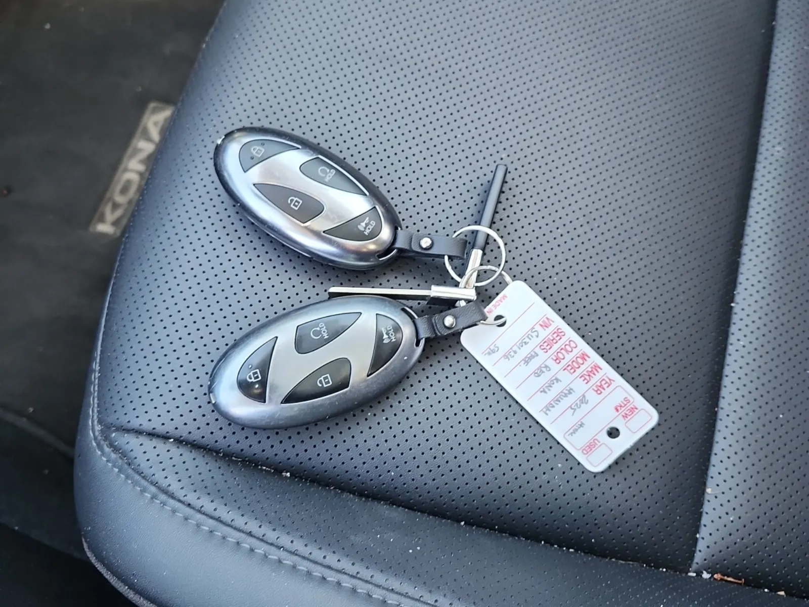 Keys/Fobs/Manual Photo