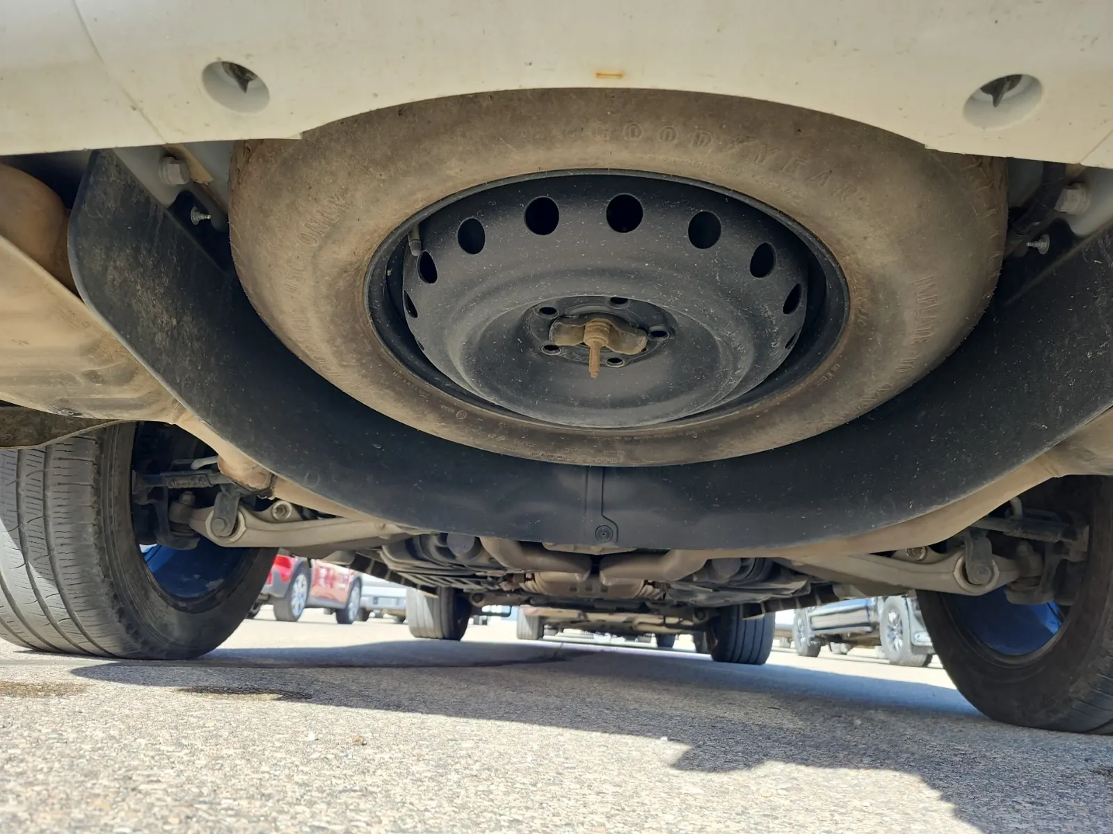 Undercarriage - Rear Photo