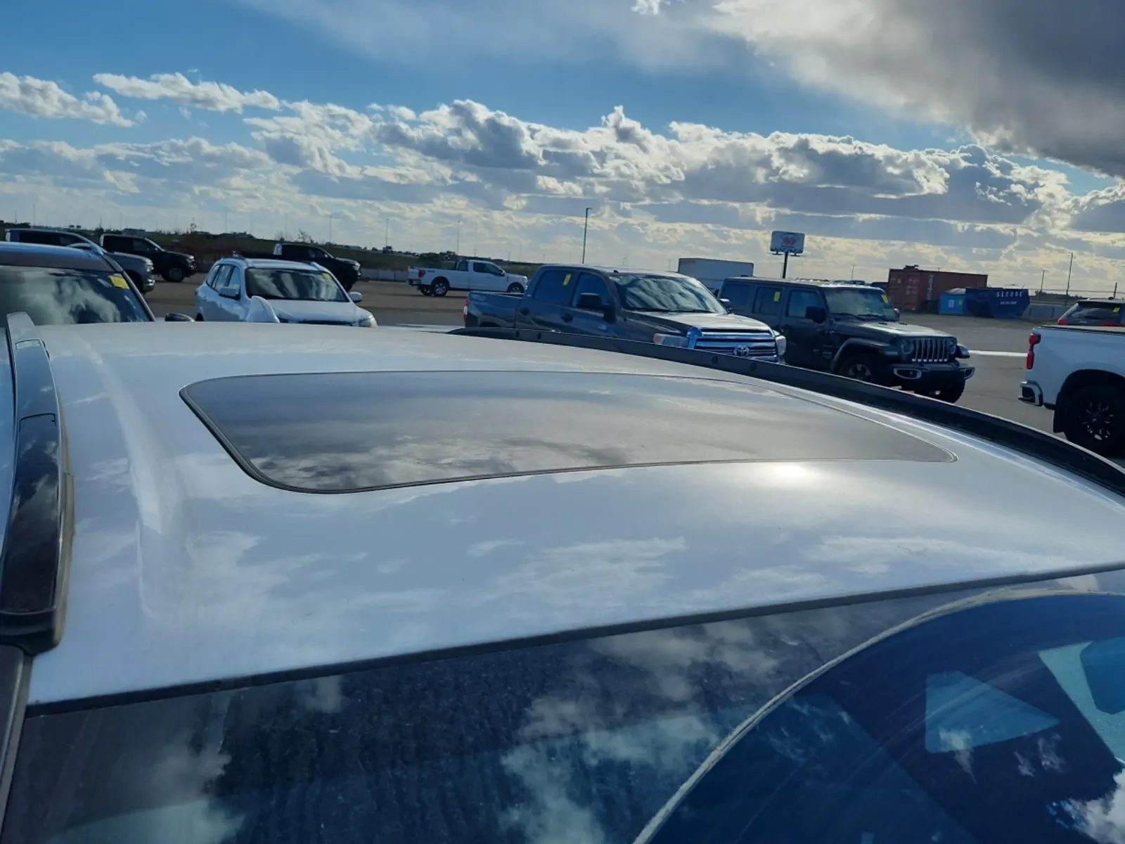 Exterior Roof Photo
