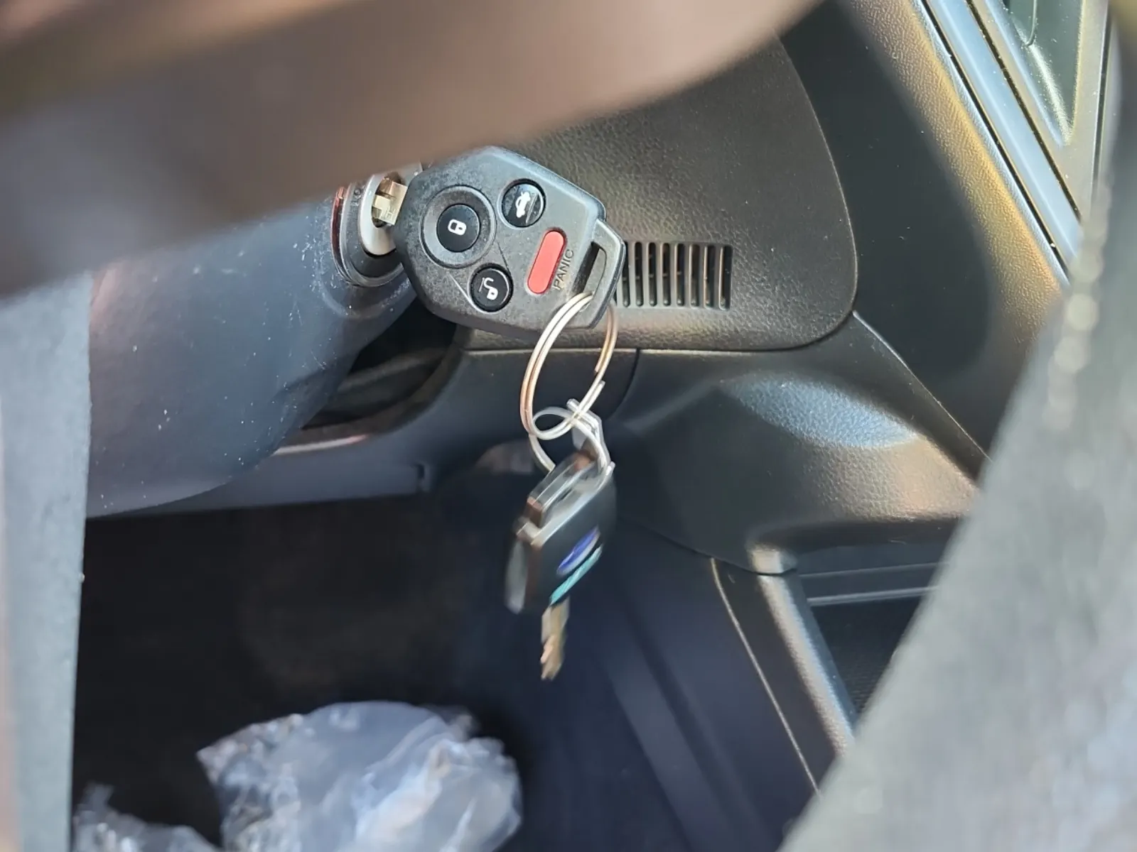 Keys/Fobs/Manual Photo